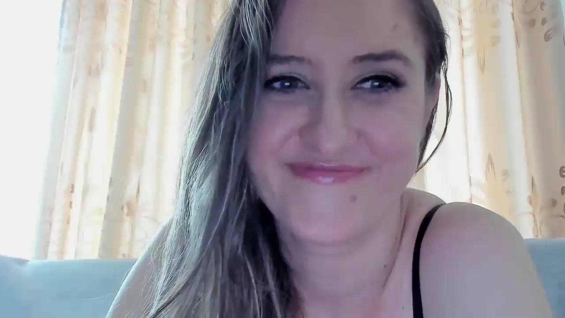 Gallery image thumbnail from BestDream's myfreecams stream on, 05/24/2025, 10:46 image 10 of 20