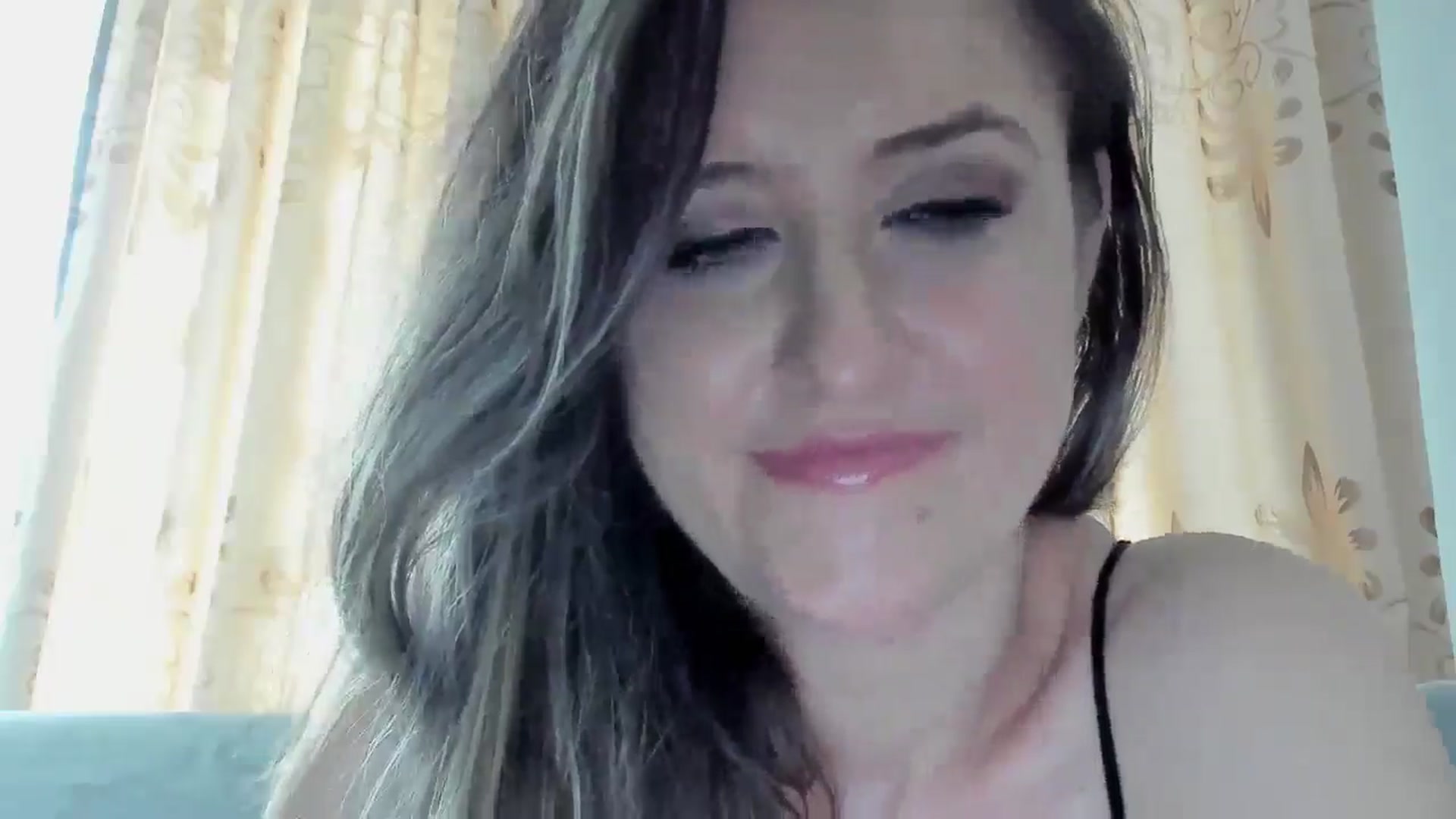 Gallery image thumbnail from BestDream's myfreecams stream on, 05/26/2025, 11:43 image 6 of 20