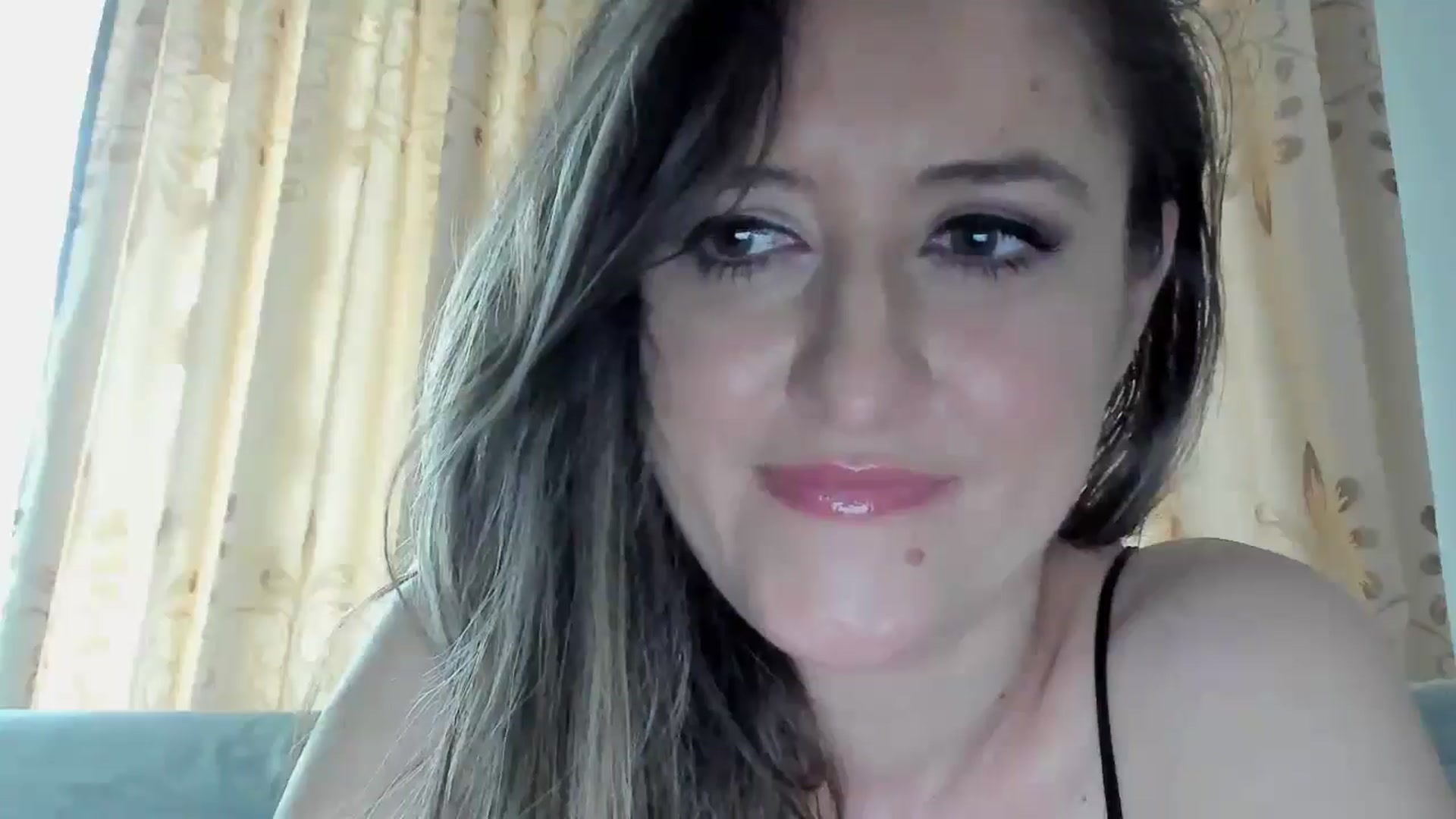 Gallery image thumbnail from BestDream's myfreecams stream on, 05/26/2025, 11:43 image 3 of 20