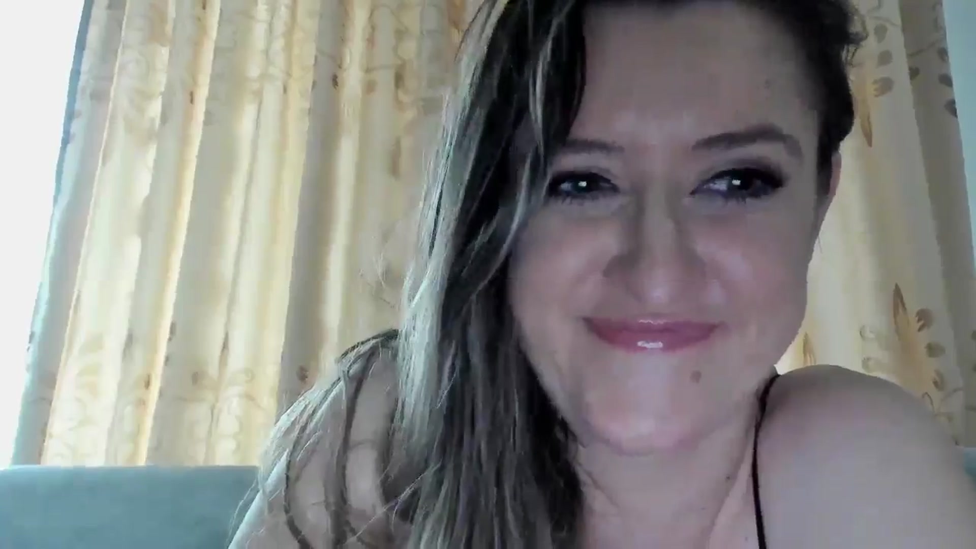 Gallery image thumbnail from BestDream's myfreecams stream on, 05/26/2025, 12:59 image 11 of 20