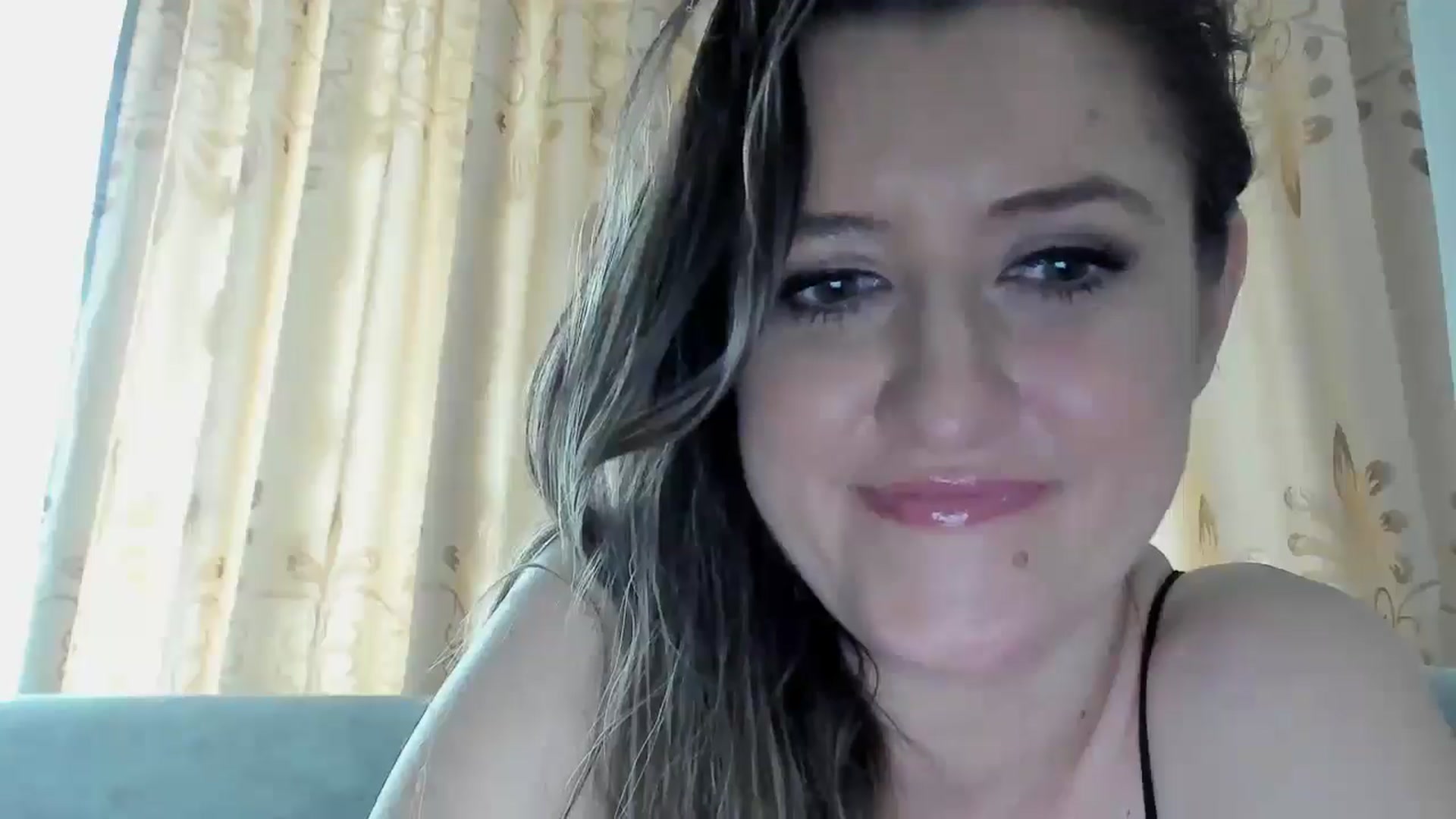 Gallery image thumbnail from BestDream's myfreecams stream on, 05/26/2025, 12:59 image 17 of 20