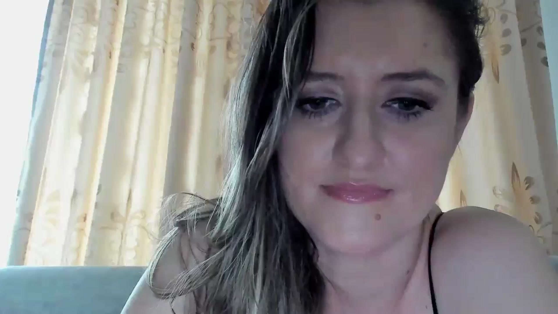 Gallery image thumbnail from BestDream's myfreecams stream on, 05/26/2025, 13:15 image 3 of 20
