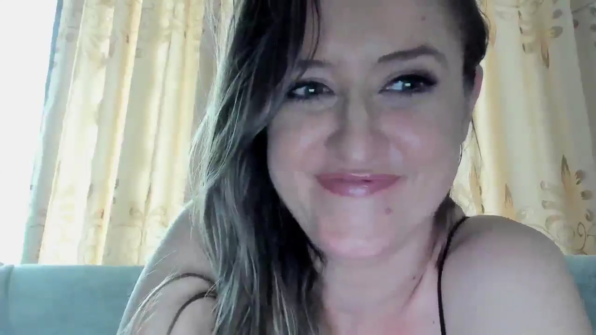 Gallery image thumbnail from BestDream's myfreecams stream on, 05/26/2025, 14:31 image 6 of 20