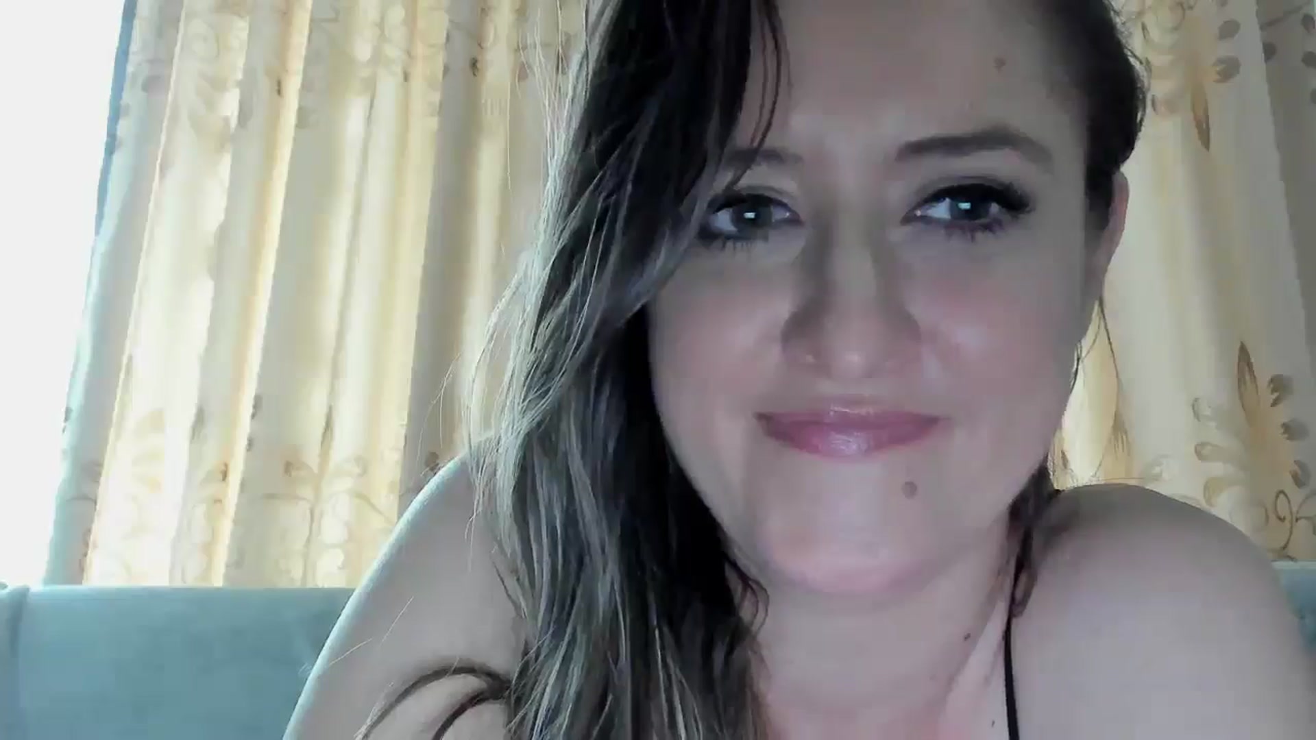 Gallery image thumbnail from BestDream's myfreecams stream on, 05/26/2025, 14:31 image 7 of 20