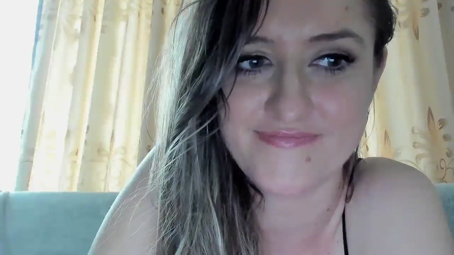 Gallery image thumbnail from BestDream's myfreecams stream on, 05/26/2025, 14:31 image 2 of 20