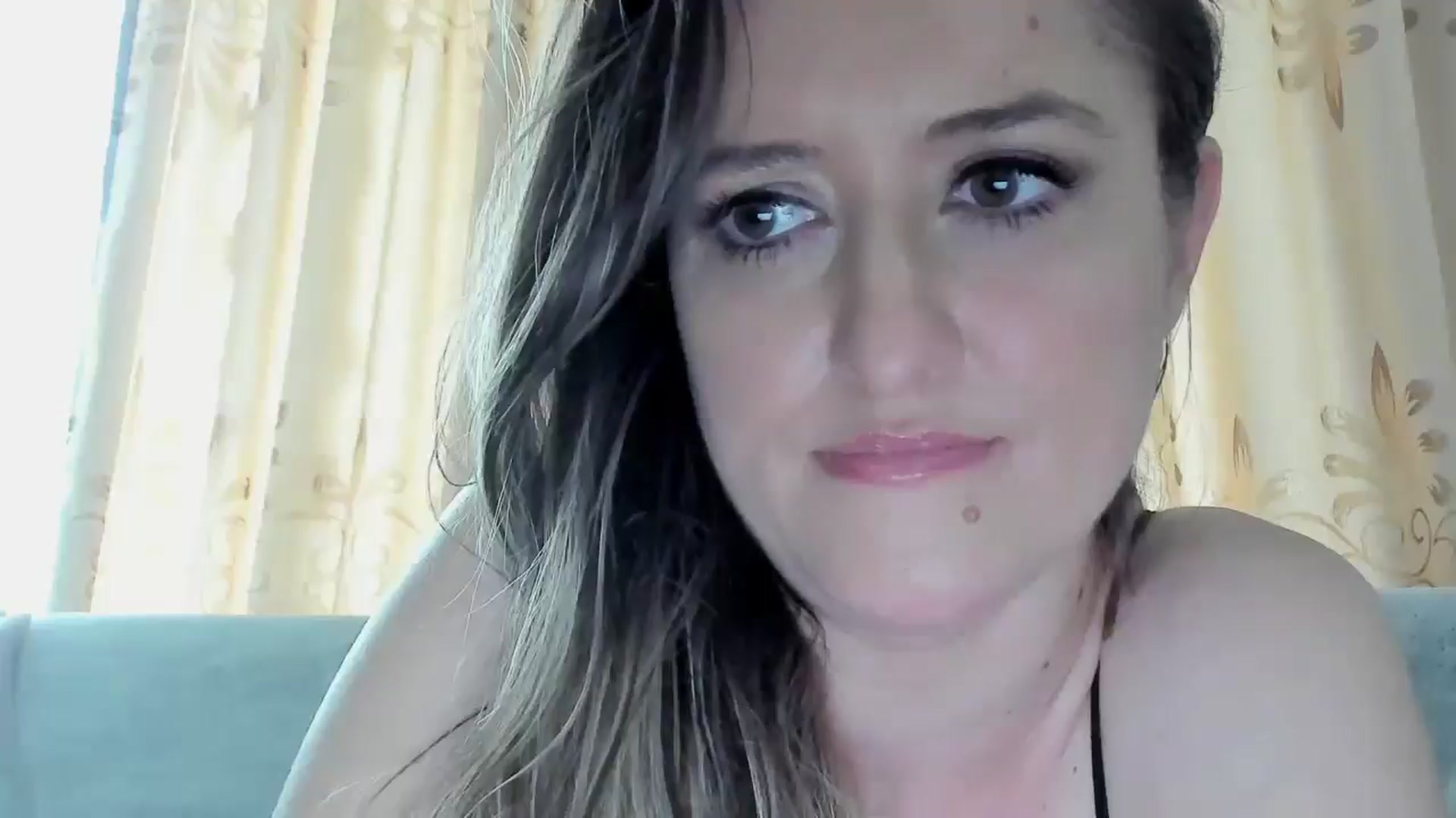 Gallery image thumbnail from BestDream's myfreecams stream on, 05/26/2025, 14:31 image 3 of 20