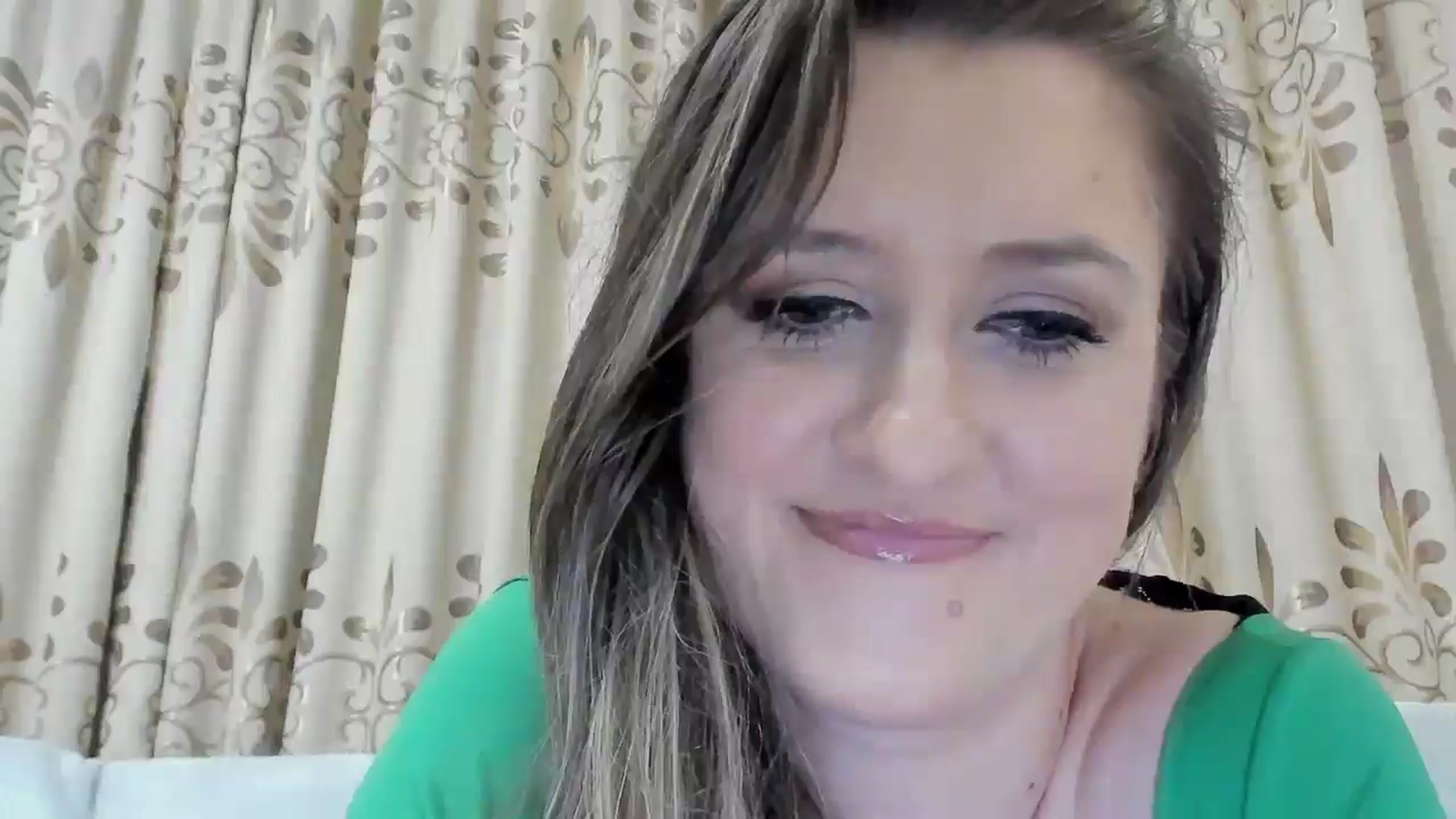Gallery image thumbnail from BestDream's myfreecams stream on, 05/26/2025, 22:41 image 15 of 20
