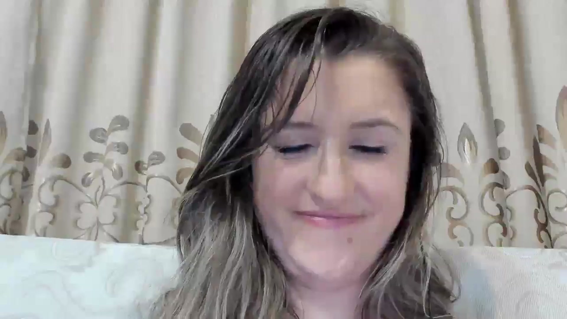 Gallery image thumbnail from BestDream's myfreecams stream on, 06/12/2025, 24:33 image 17 of 20