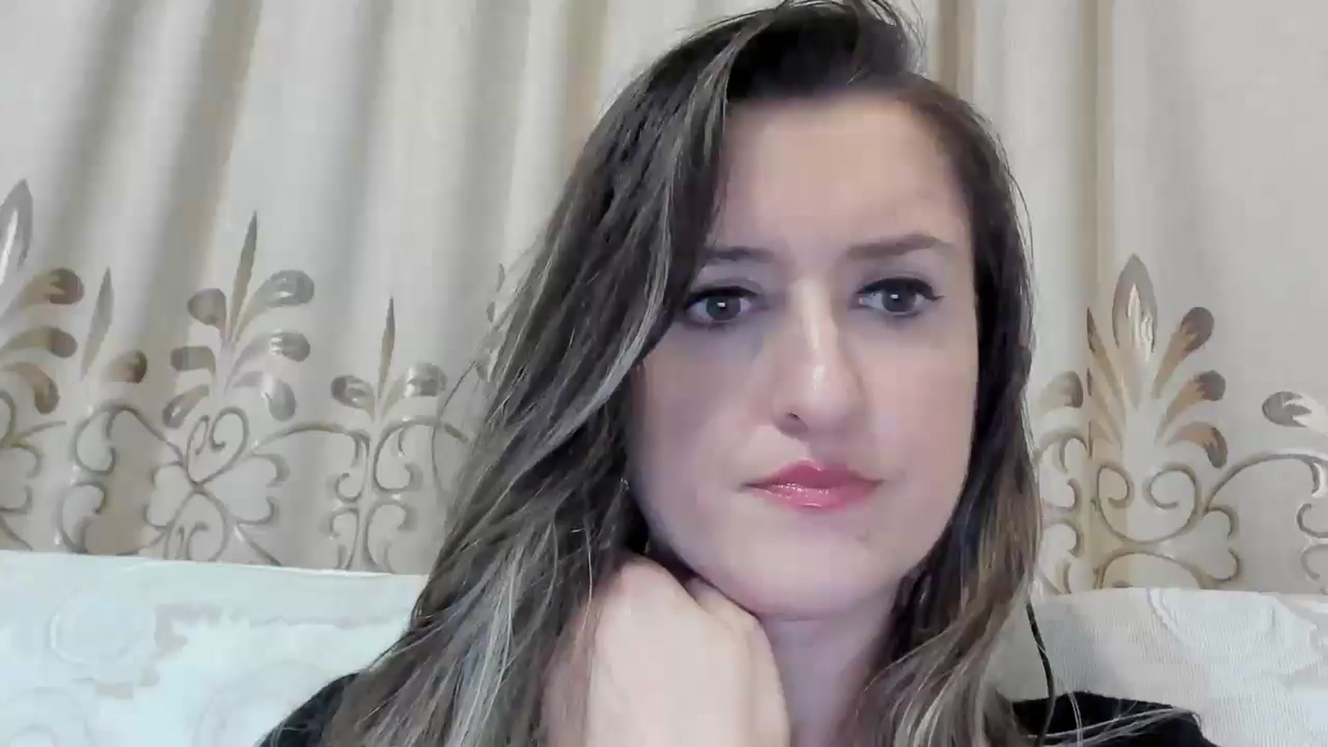 Gallery image thumbnail from BestDream's myfreecams stream on, 06/17/2025, 21:45 image 10 of 20