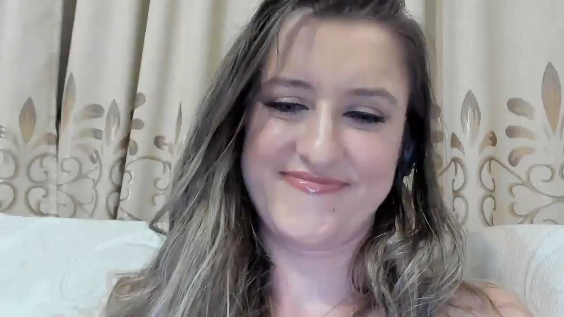 Gallery image thumbnail from BestDream's myfreecams stream on, 06/22/2025, 24:00 image 10 of 20