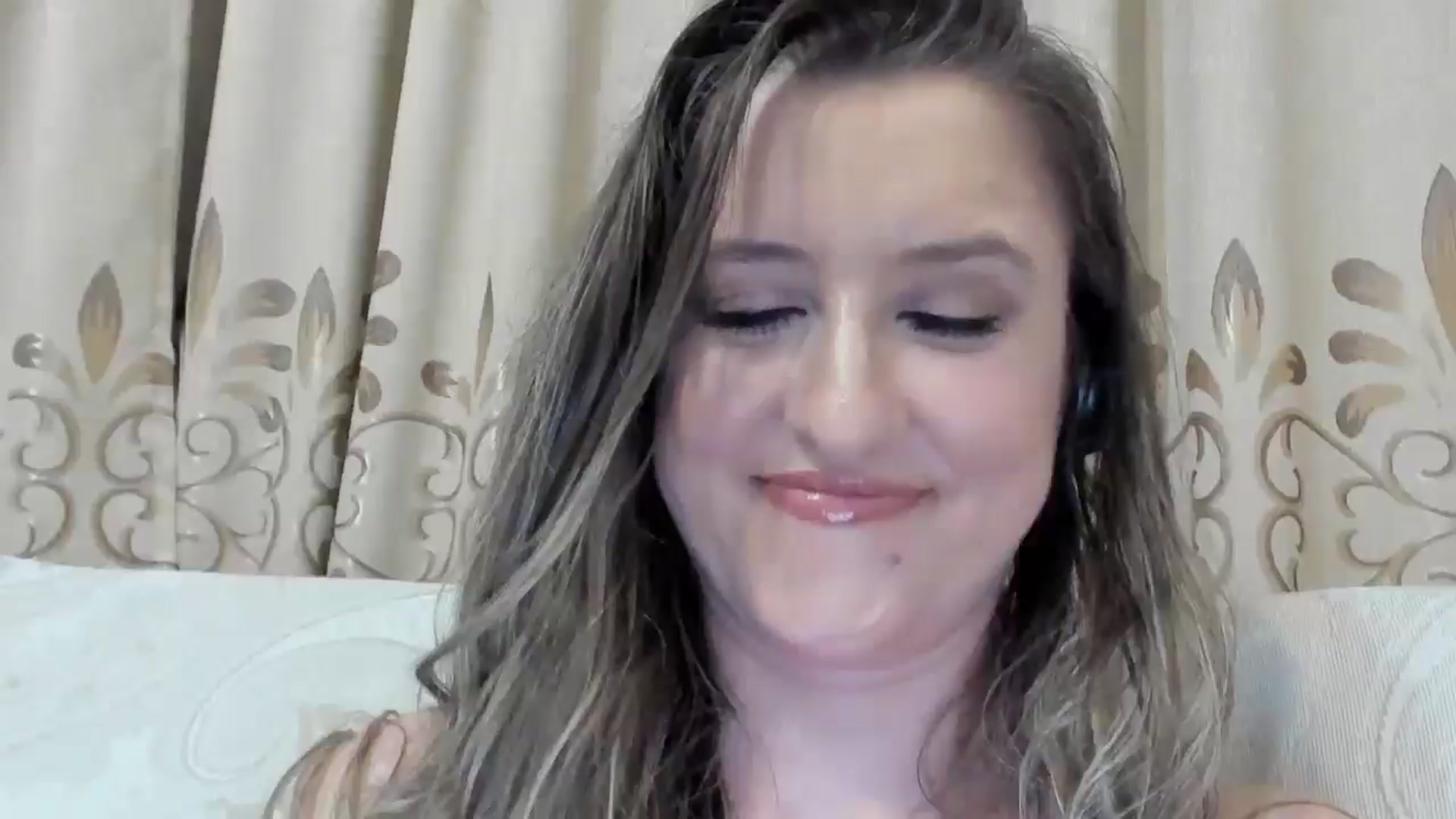 Gallery image thumbnail from BestDream's myfreecams stream on, 06/22/2025, 24:00 image 15 of 20