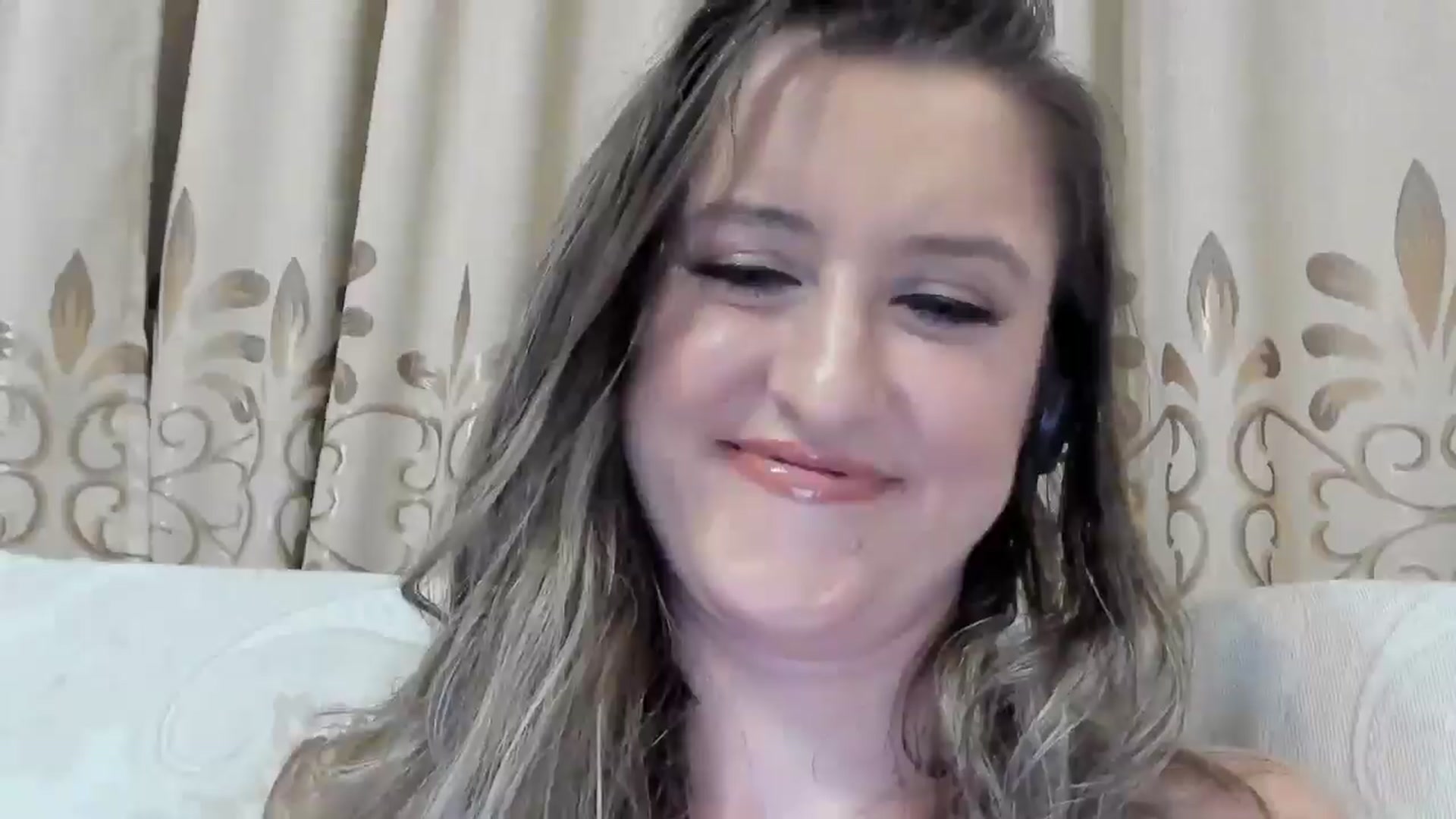 Gallery image thumbnail from BestDream's myfreecams stream on, 06/22/2025, 24:00 image 11 of 20
