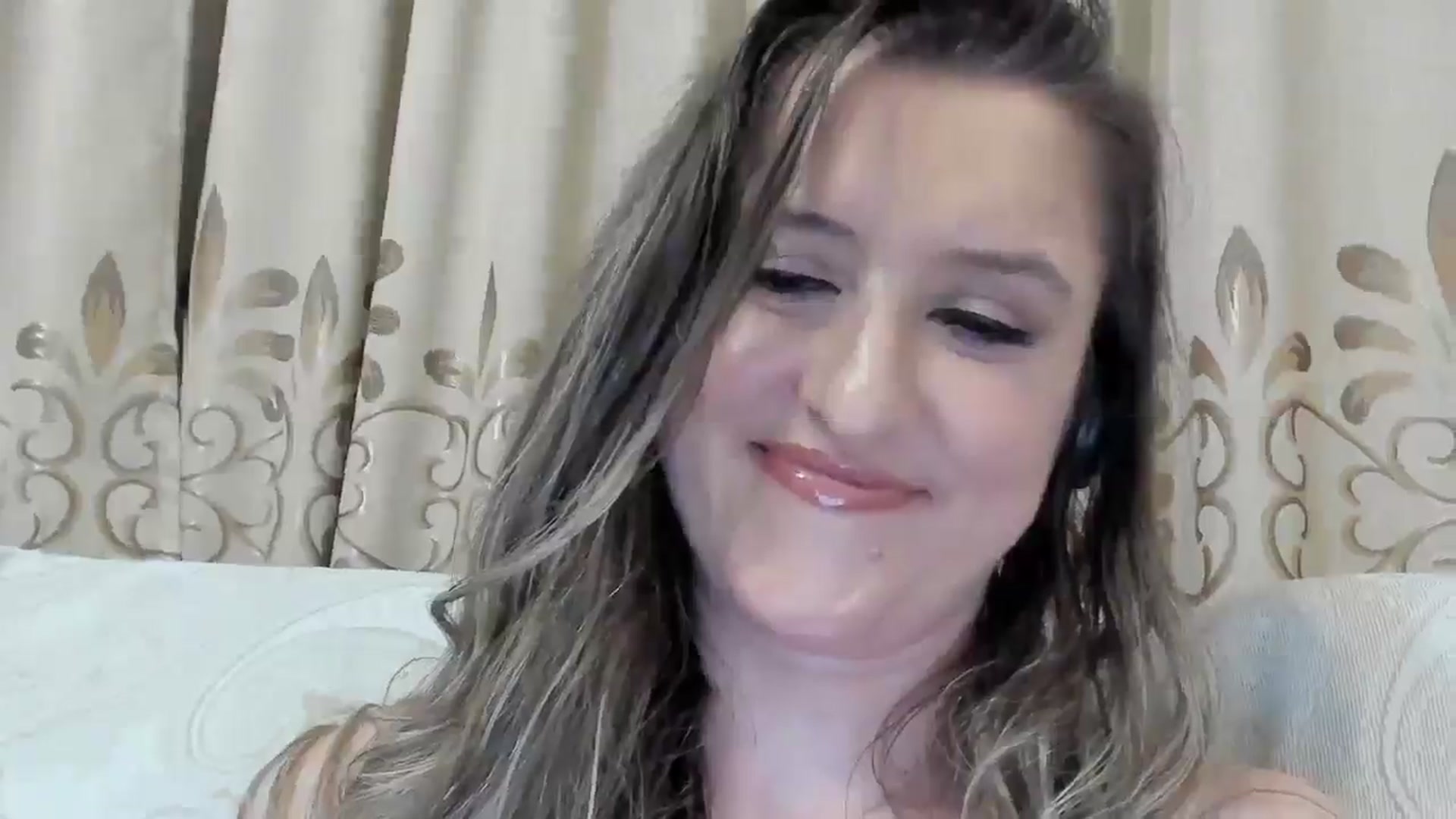 Gallery image thumbnail from BestDream's myfreecams stream on, 06/22/2025, 24:00 image 17 of 20