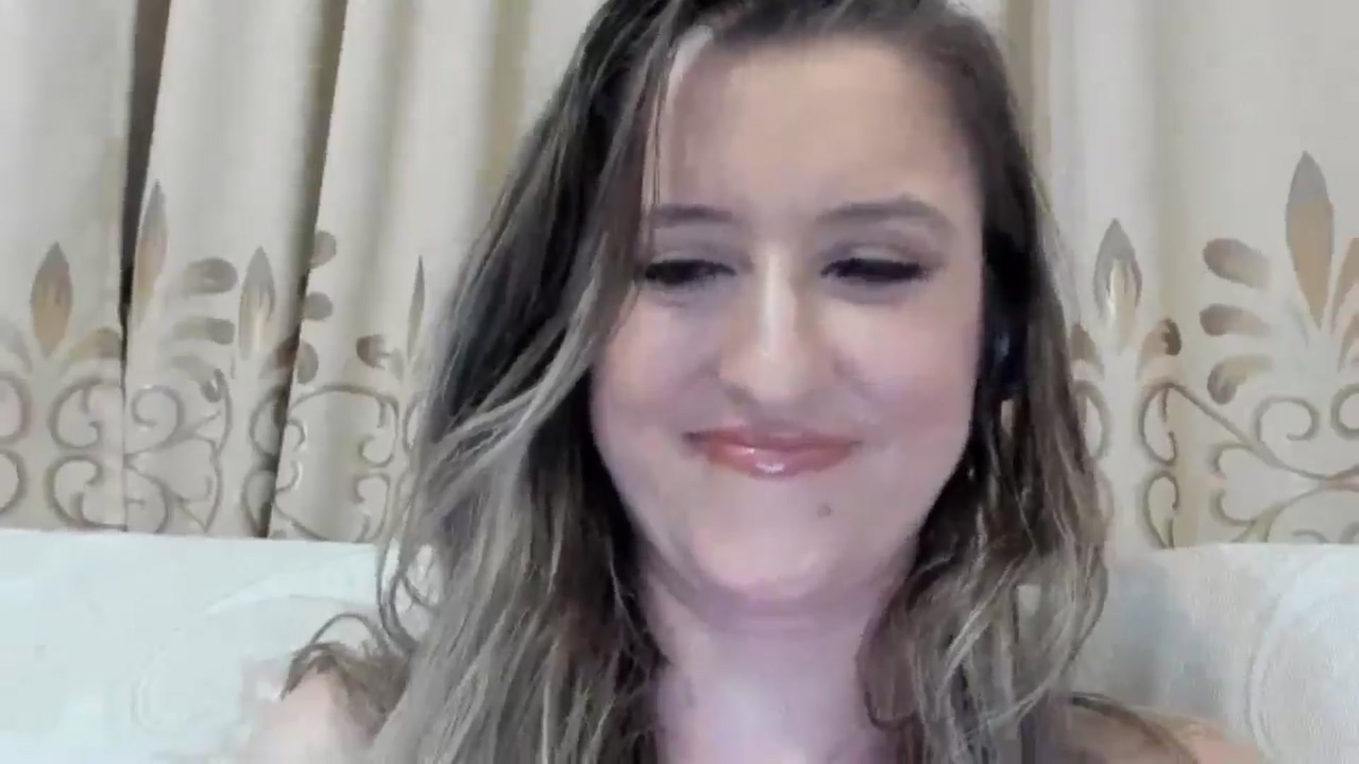 Gallery image thumbnail from BestDream's myfreecams stream on, 06/22/2025, 24:00 image 7 of 20