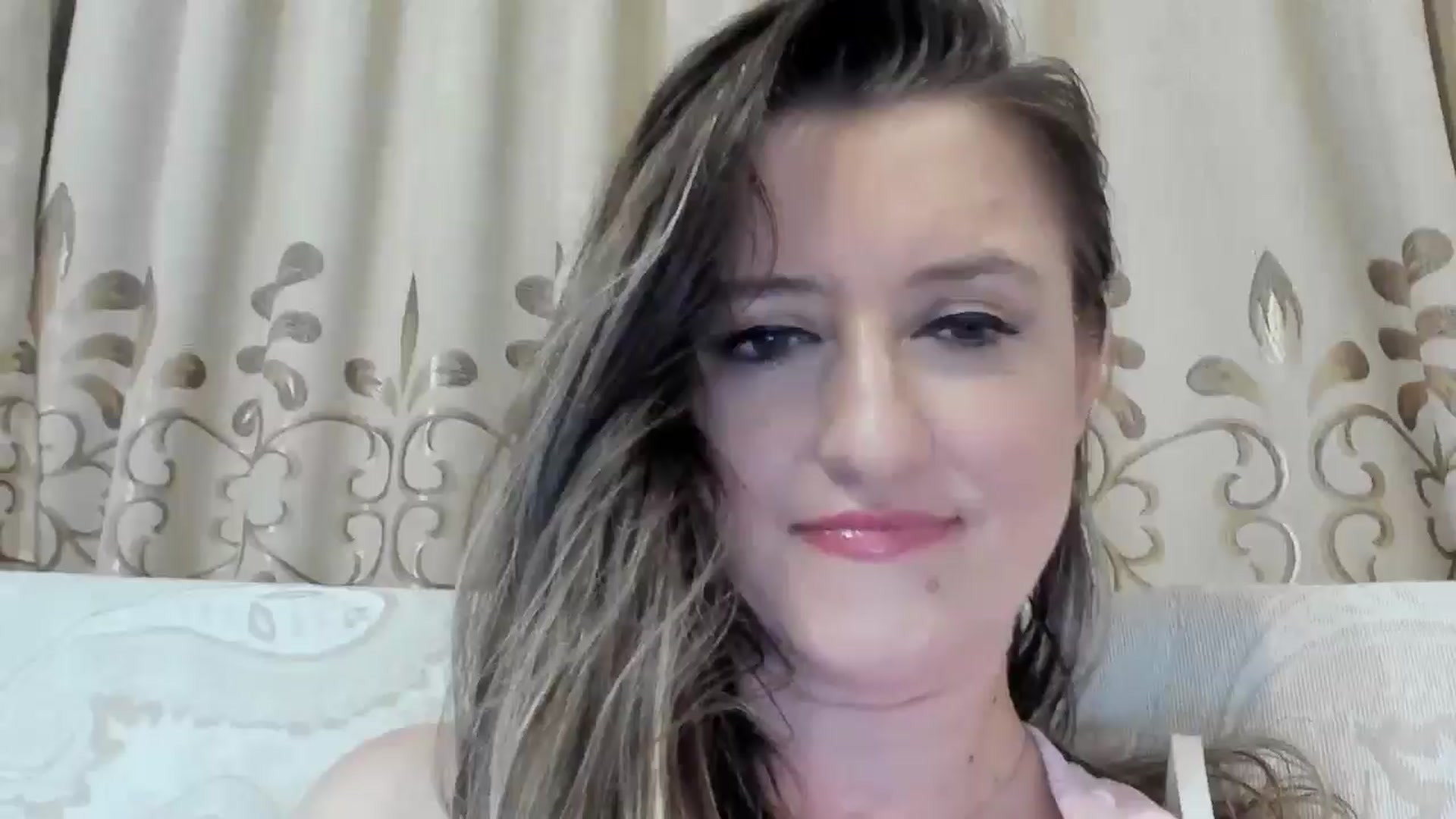 Gallery image thumbnail from BestDream's myfreecams stream on, 06/23/2025, 01:04 image 17 of 20