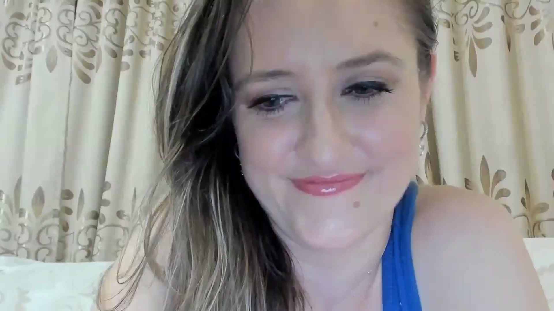 Gallery image thumbnail from BestDream's myfreecams stream on, 06/23/2025, 23:17 image 15 of 20