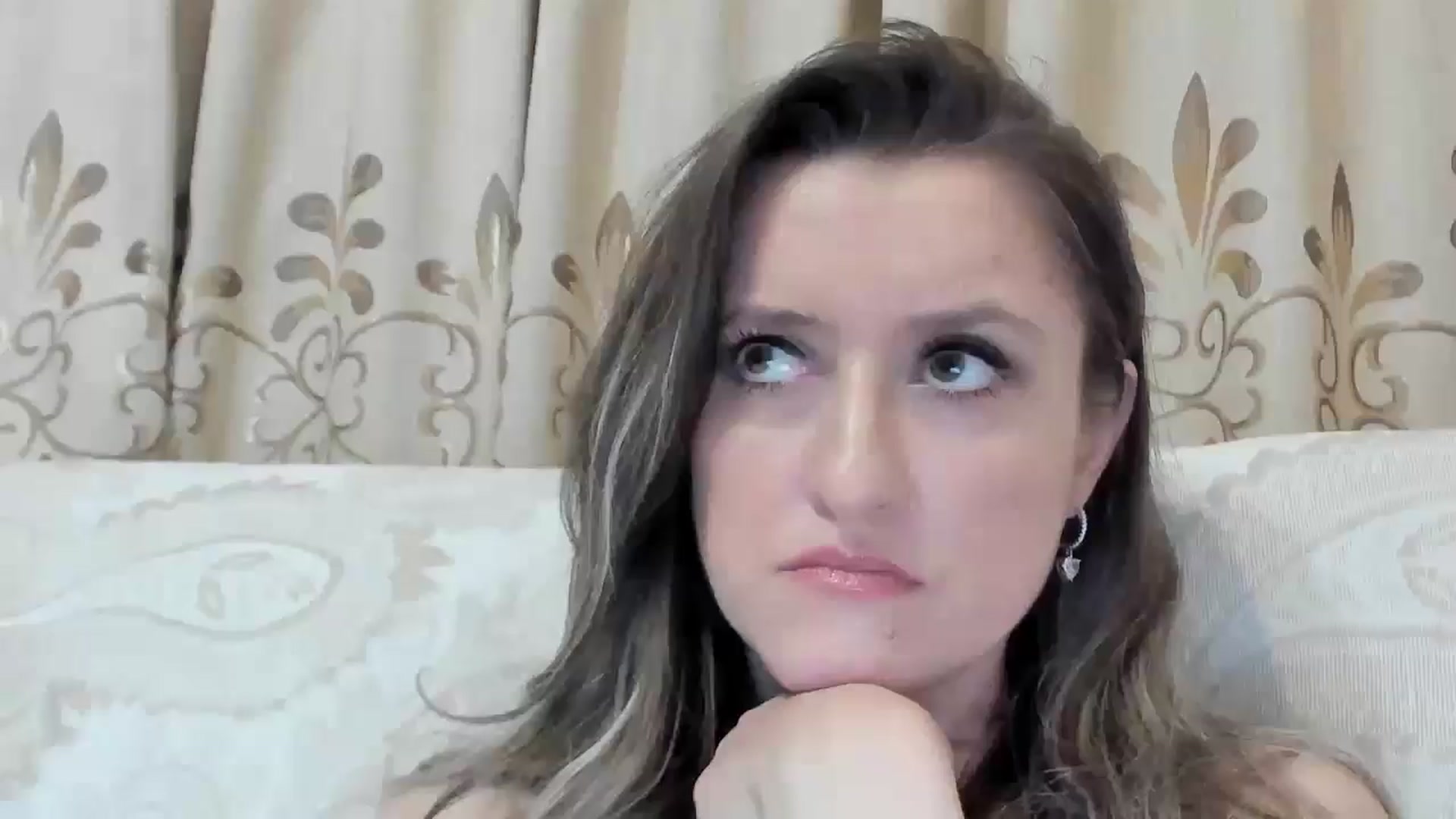 Gallery image thumbnail from BestDream's myfreecams stream on, 06/26/2025, 23:54 image 6 of 20