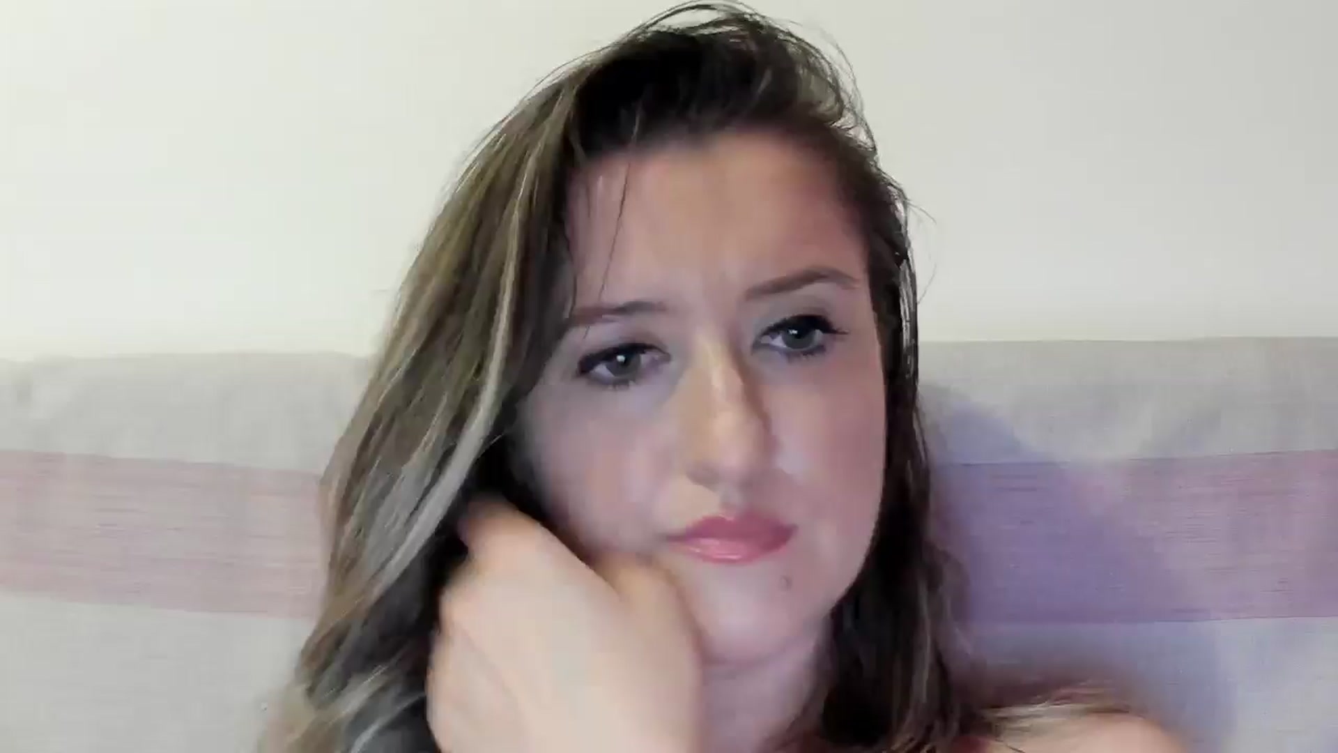 Gallery image thumbnail from BestDream's myfreecams stream on, 06/28/2025, 23:16 image 5 of 20