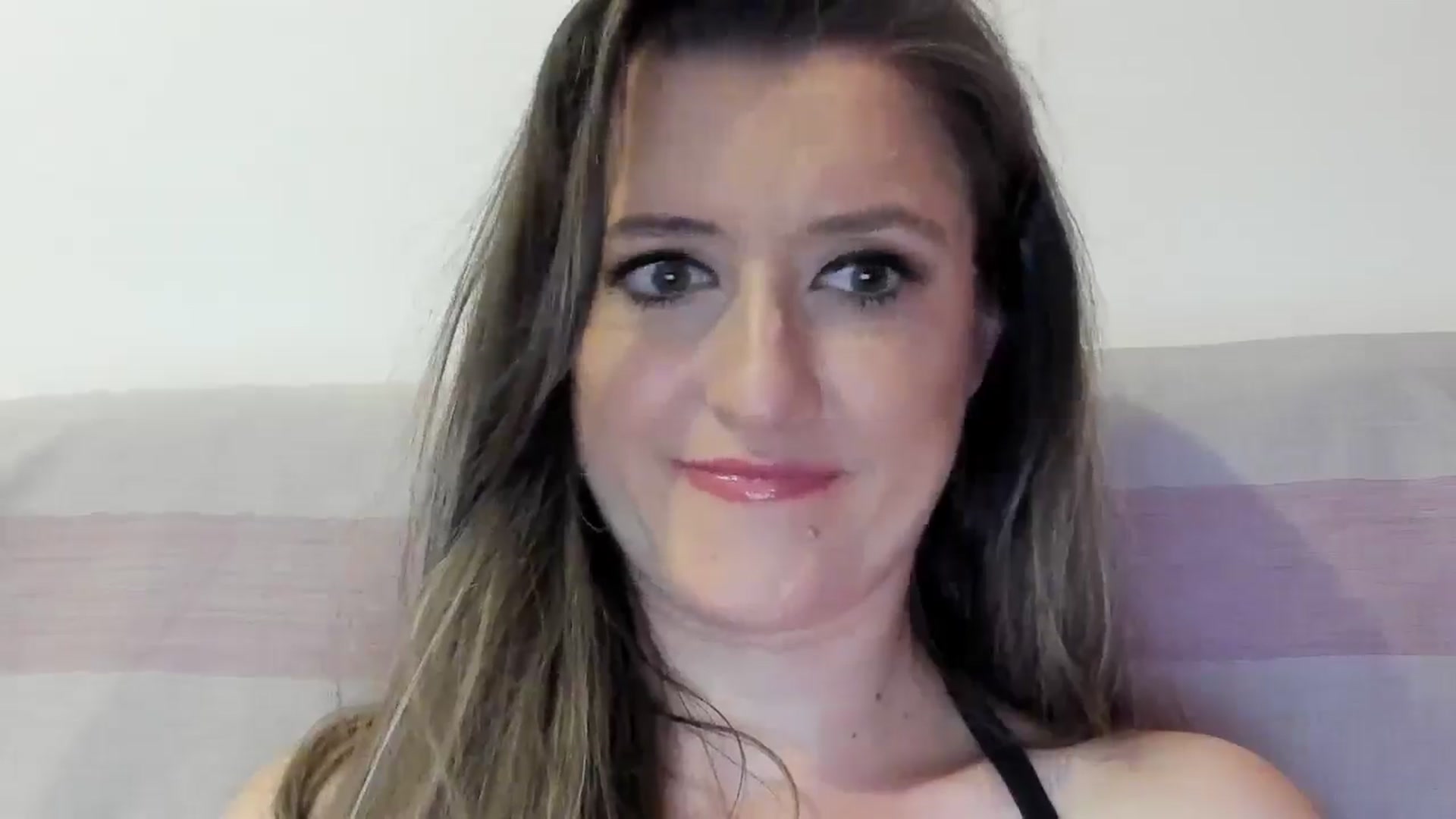 Gallery image thumbnail from BestDream's myfreecams stream on, 06/29/2025, 20:13 image 7 of 20