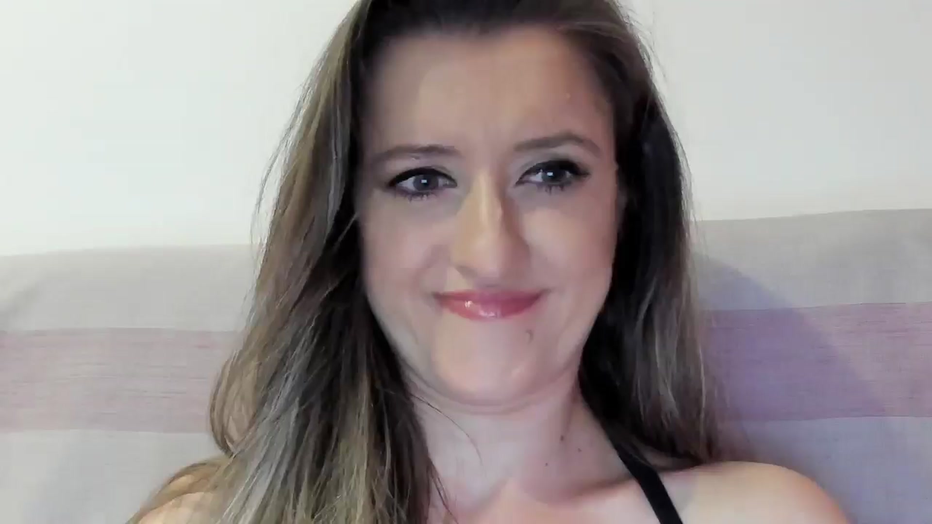 Gallery image thumbnail from BestDream's myfreecams stream on, 06/29/2025, 20:13 image 2 of 20