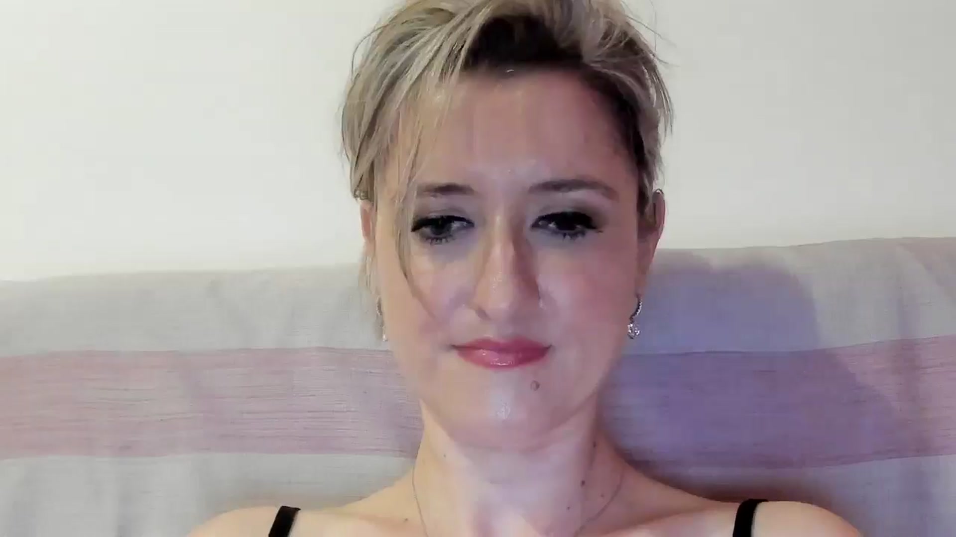 Gallery image thumbnail from BestDream's myfreecams stream on, 06/30/2025, 20:14 image 8 of 20