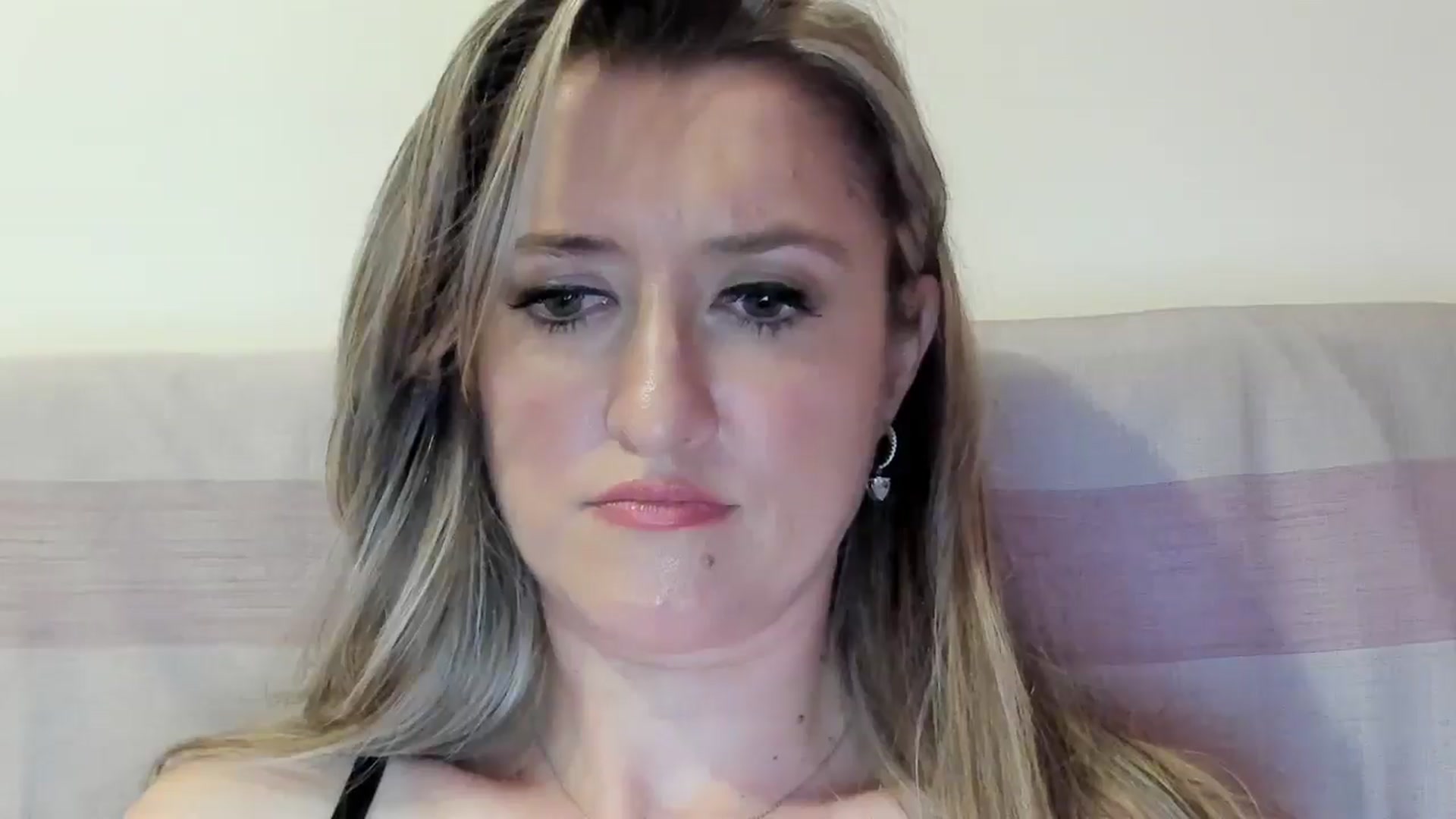 Gallery image thumbnail from BestDream's myfreecams stream on, 06/30/2025, 23:13 image 17 of 20
