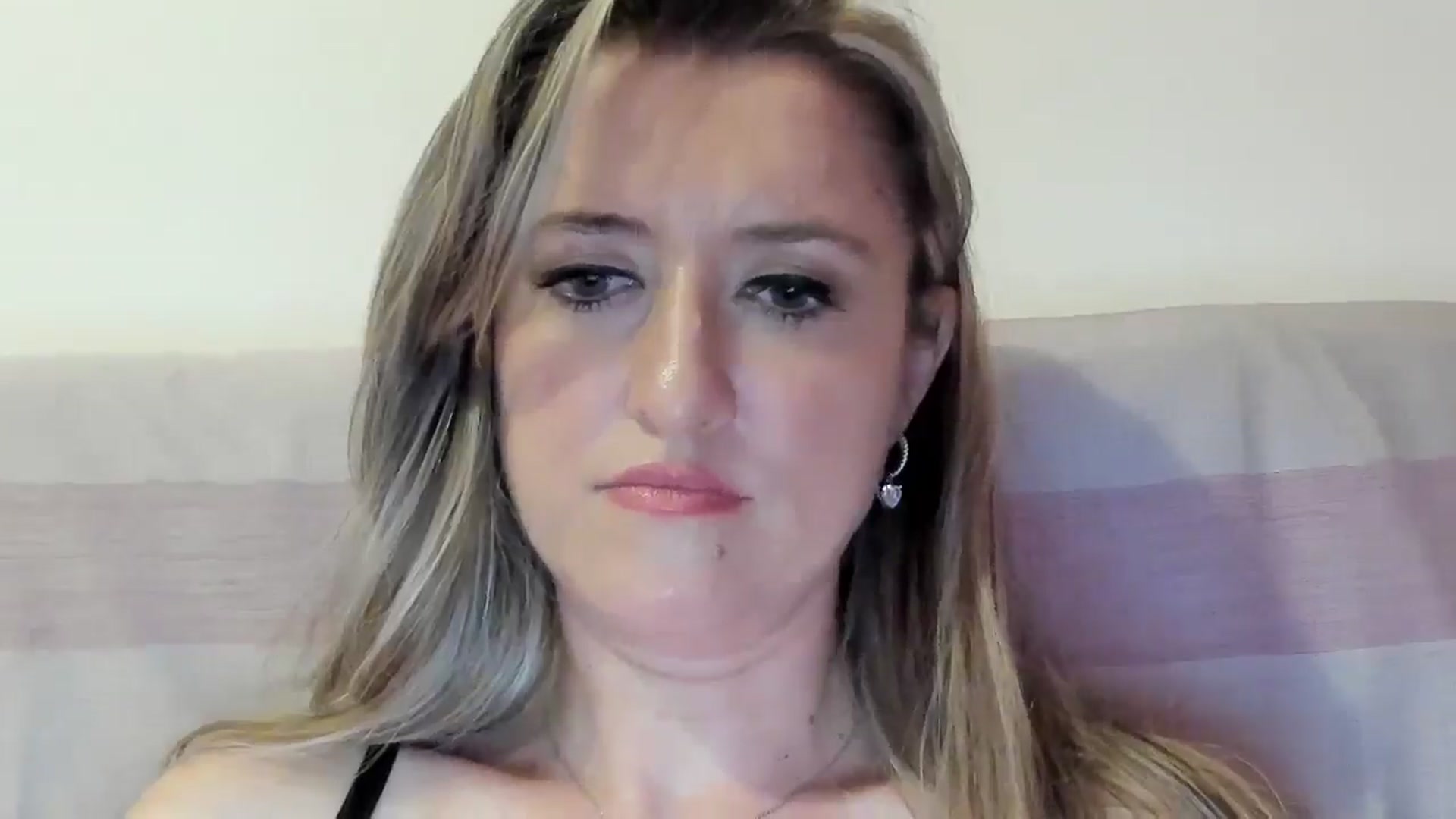 Gallery image thumbnail from BestDream's myfreecams stream on, 06/30/2025, 23:13 image 16 of 20