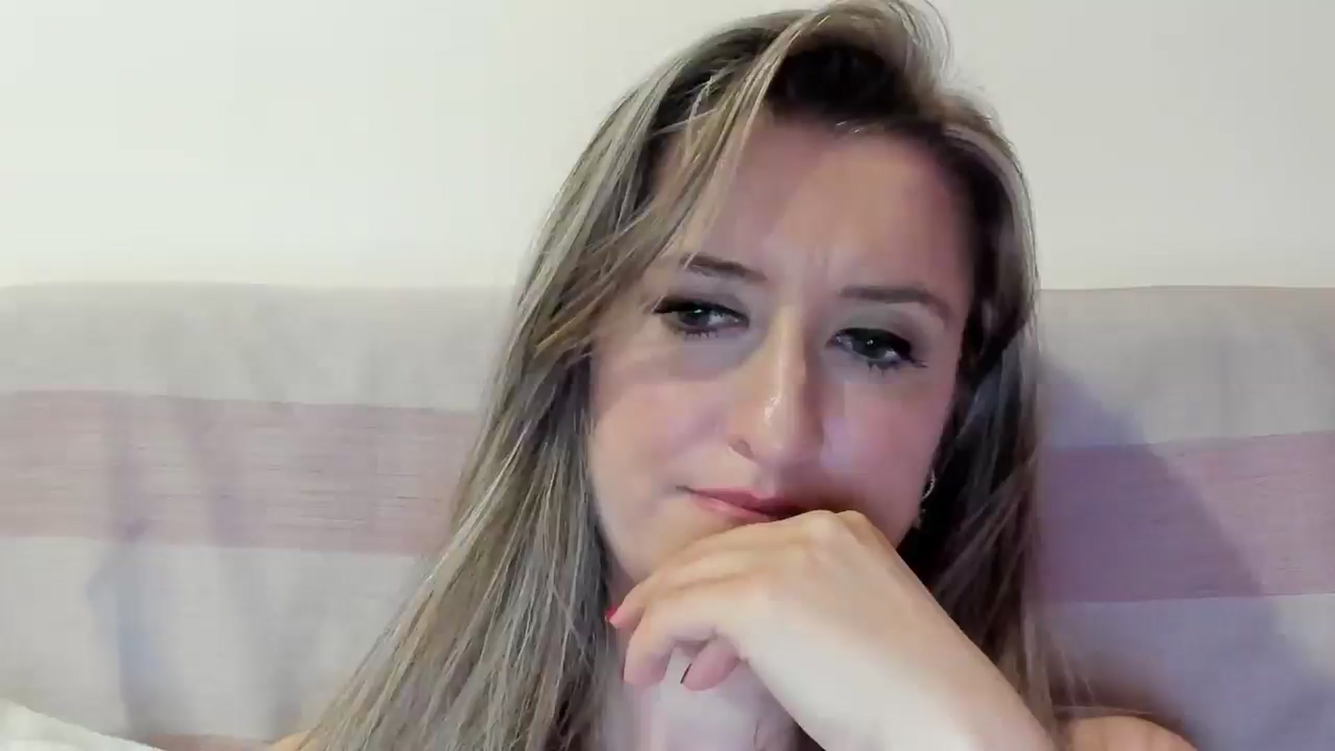 Gallery image thumbnail from BestDream's myfreecams stream on, 07/01/2025, 24:22 image 8 of 20