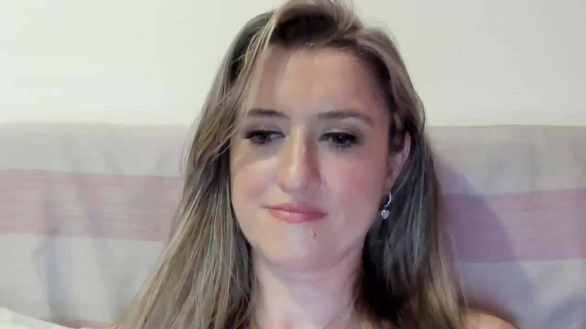 Gallery image thumbnail from BestDream's myfreecams stream on, 07/01/2025, 24:22 image 9 of 20