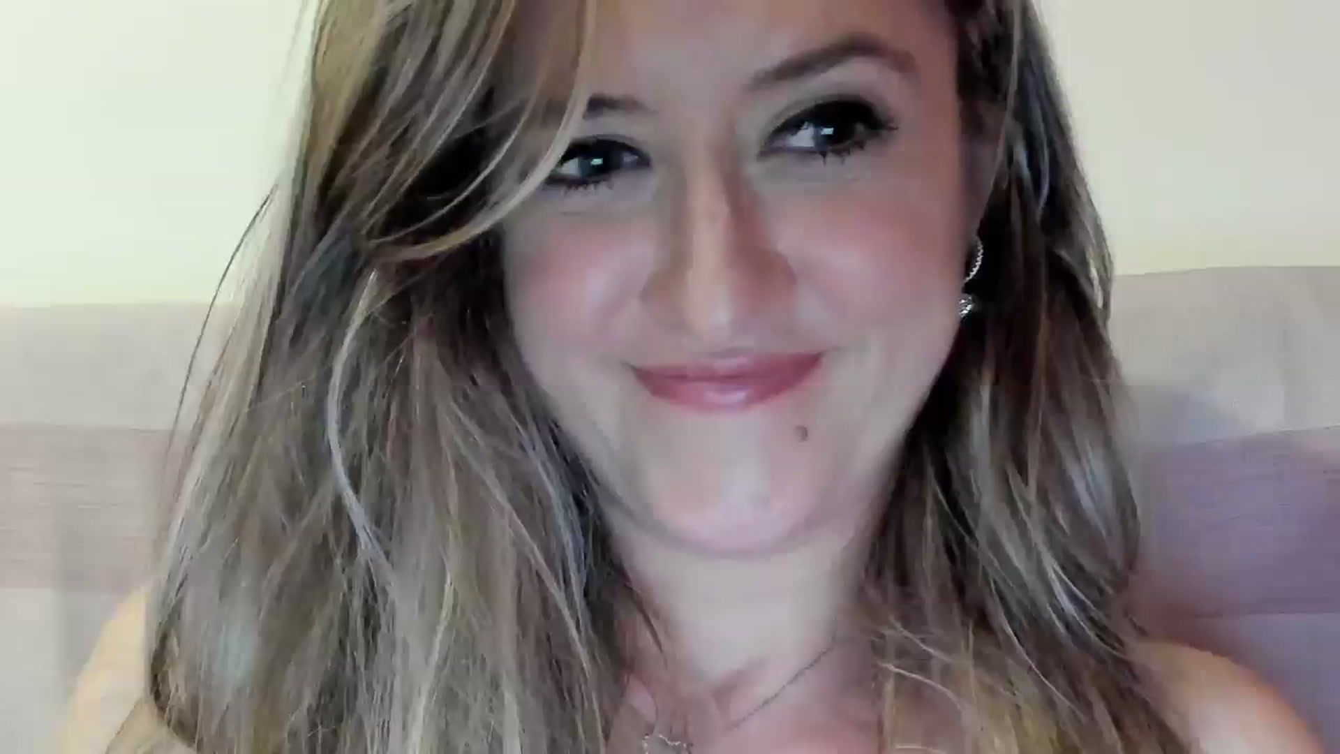 Gallery image thumbnail from BestDream's myfreecams stream on, 07/01/2025, 24:22 image 20 of 20