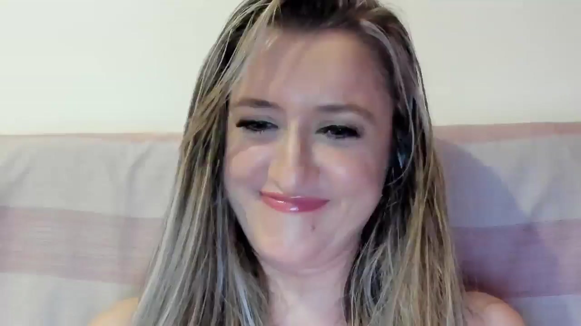 Gallery image thumbnail from BestDream's myfreecams stream on, 07/02/2025, 21:28 image 1 of 20