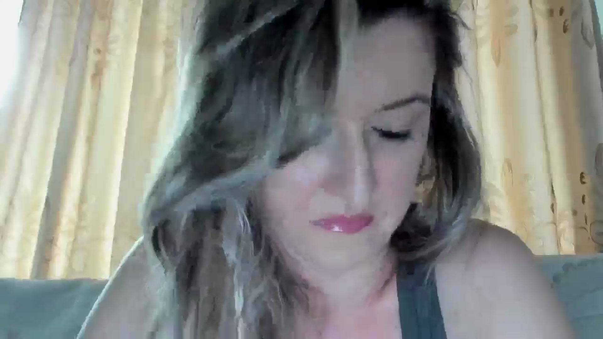 Gallery image thumbnail from BestDream's myfreecams stream on, 07/05/2025, 17:25 image 13 of 20