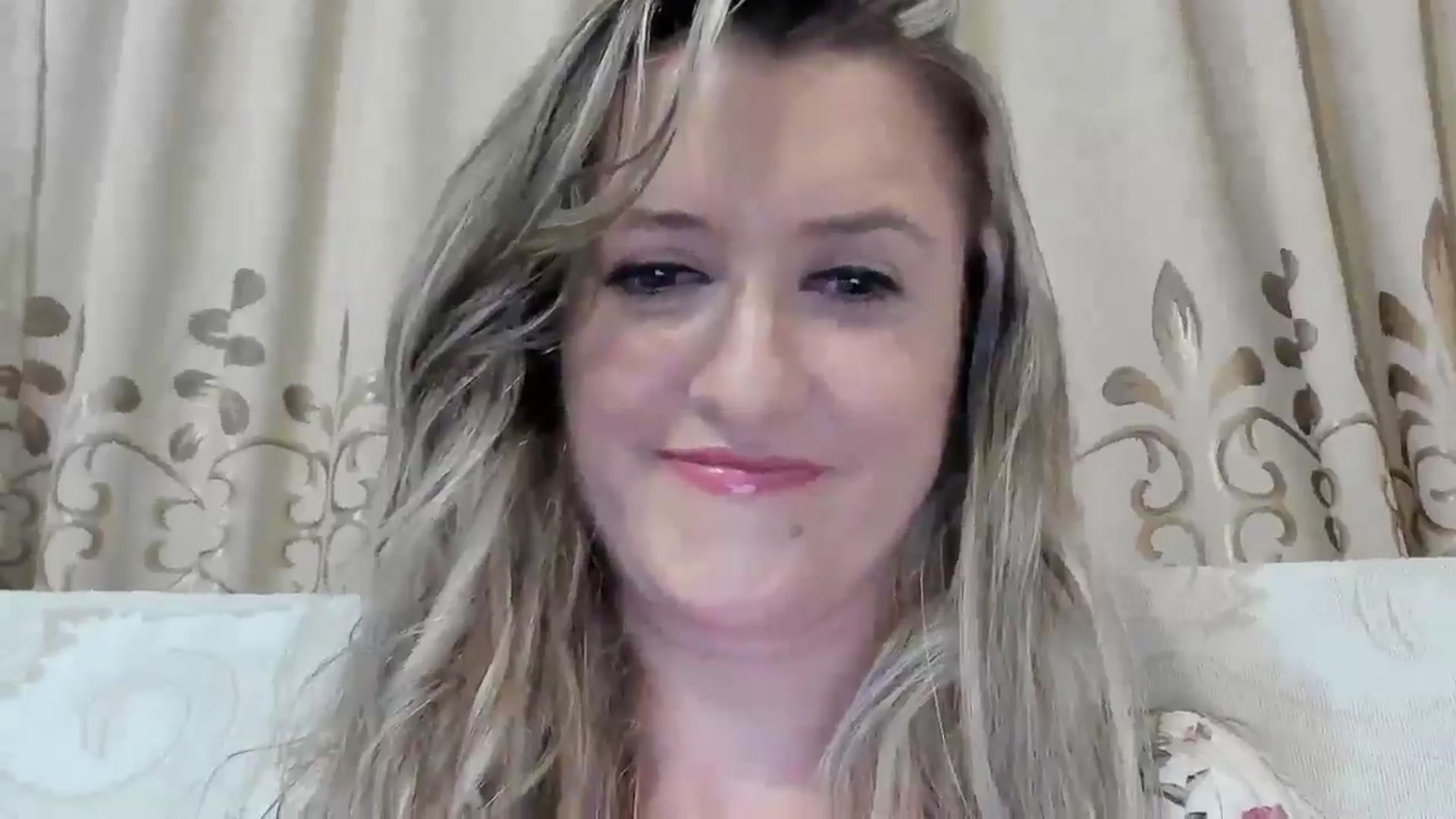 Gallery image thumbnail from BestDream's myfreecams stream on, 07/05/2025, 23:41 image 17 of 20