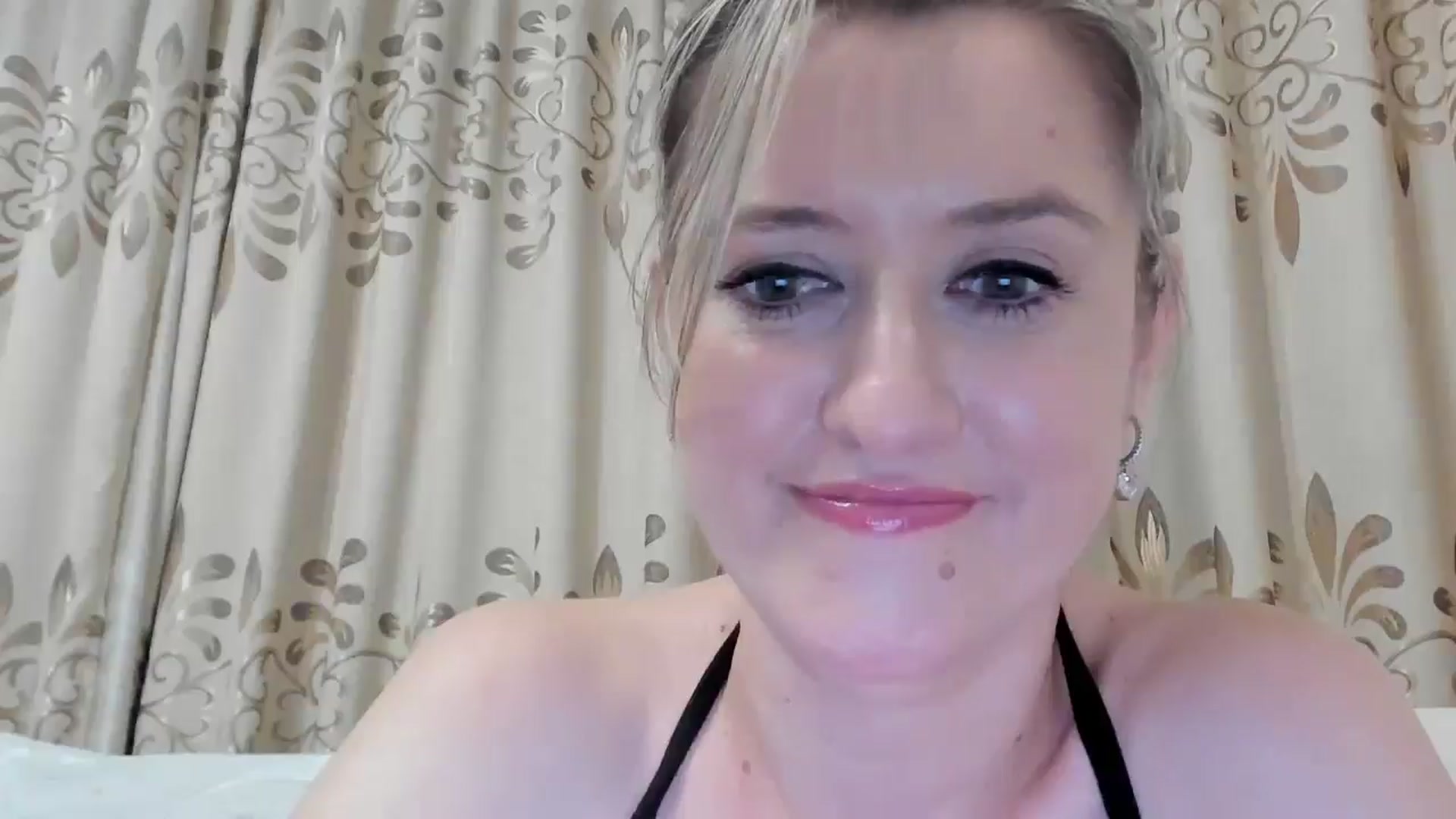 Gallery image thumbnail from BestDream's myfreecams stream on, 07/06/2025, 22:59 image 13 of 20