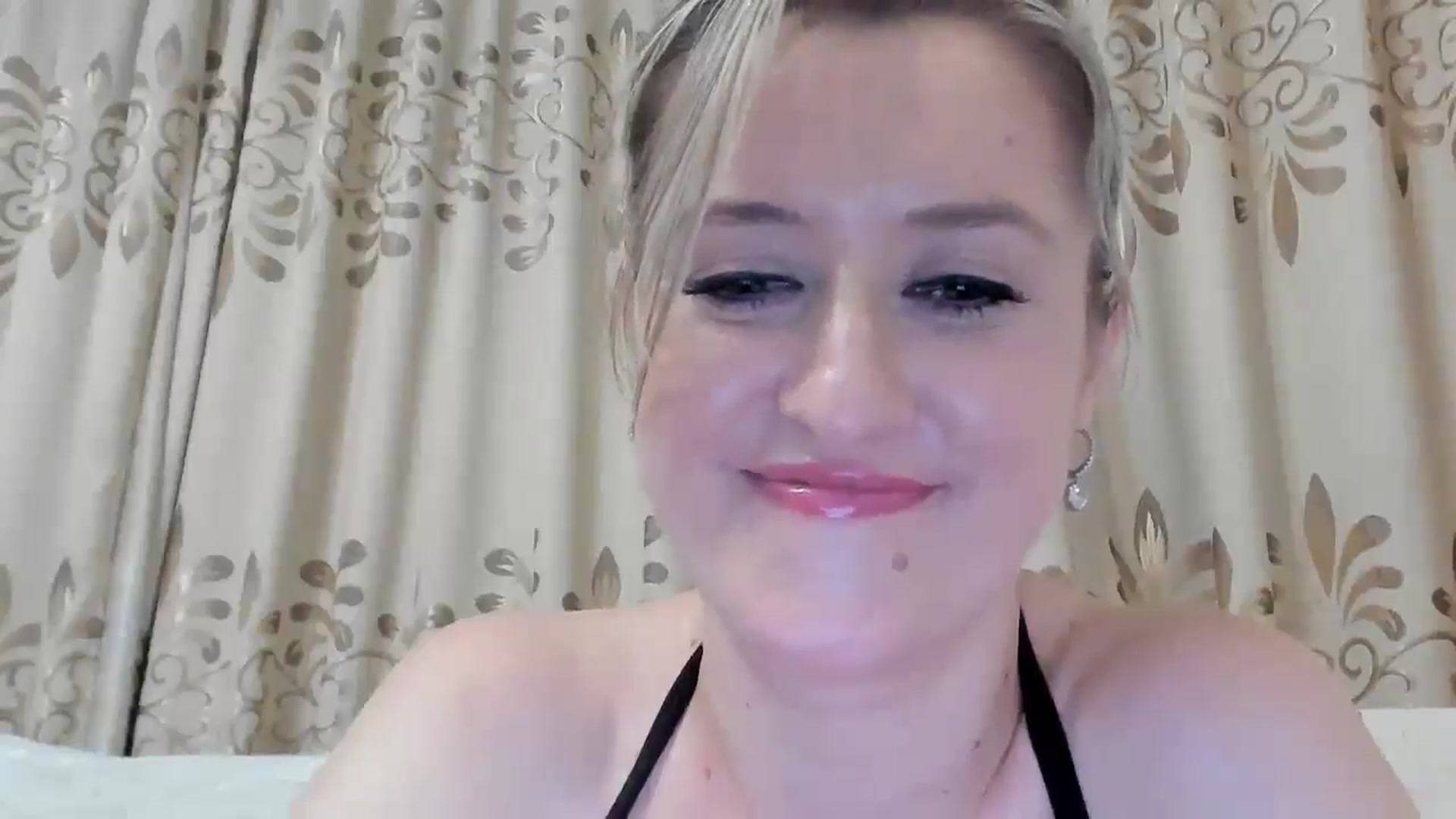 Gallery image thumbnail from BestDream's myfreecams stream on, 07/06/2025, 22:59 image 17 of 20