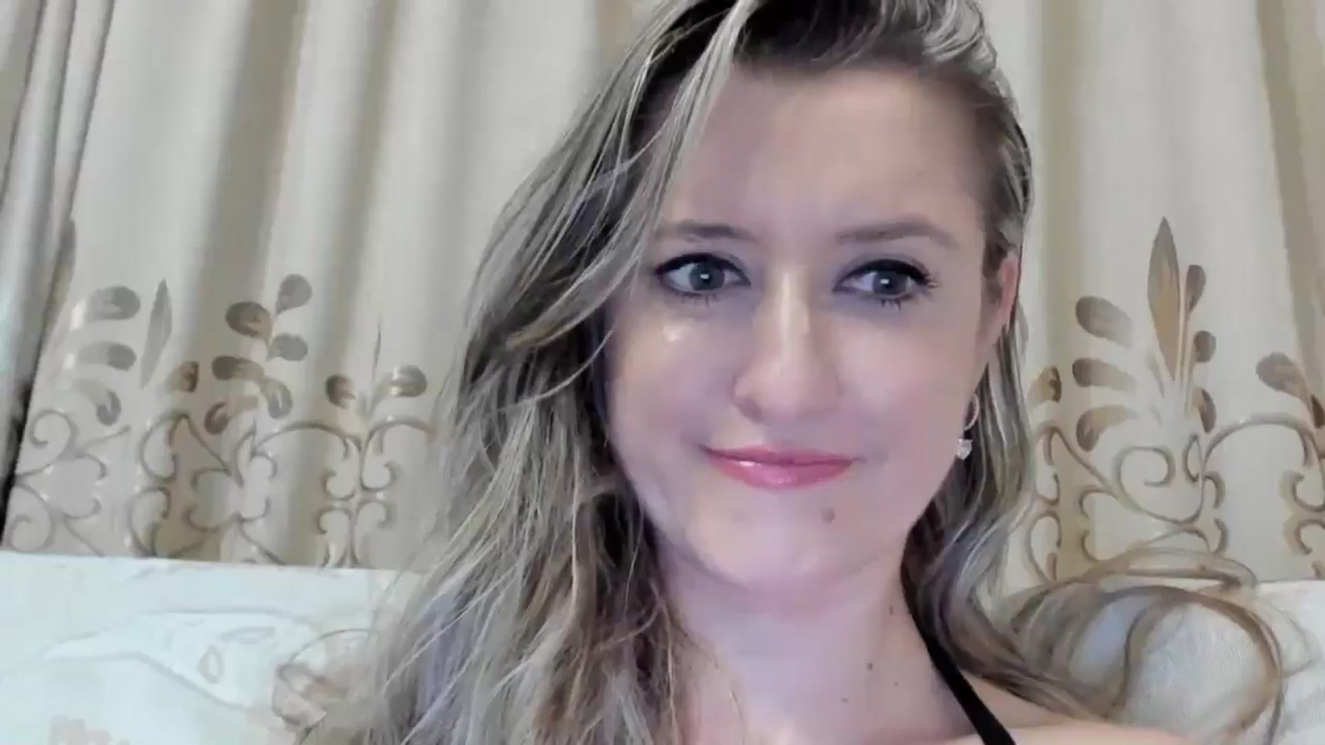 Gallery image thumbnail from BestDream's myfreecams stream on, 07/06/2025, 23:51 image 17 of 20