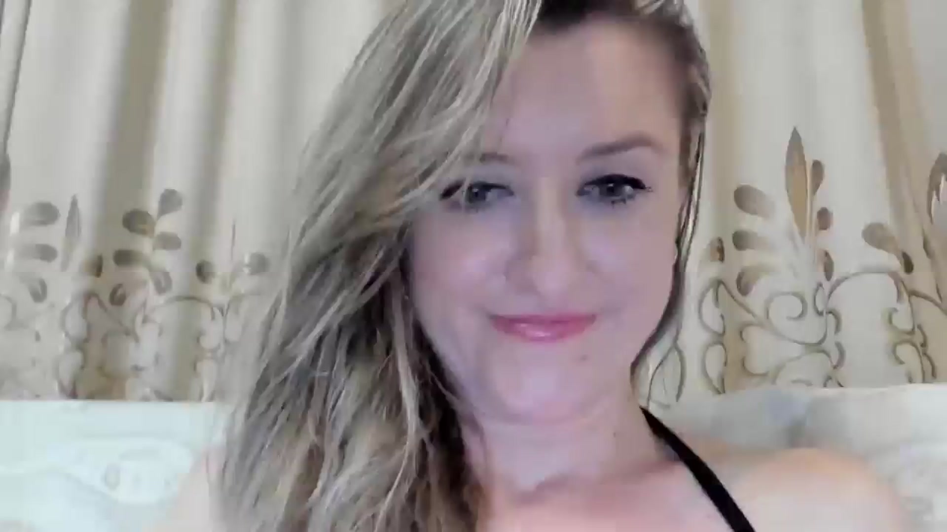 Gallery image thumbnail from BestDream's myfreecams stream on, 07/06/2025, 23:51 image 6 of 20