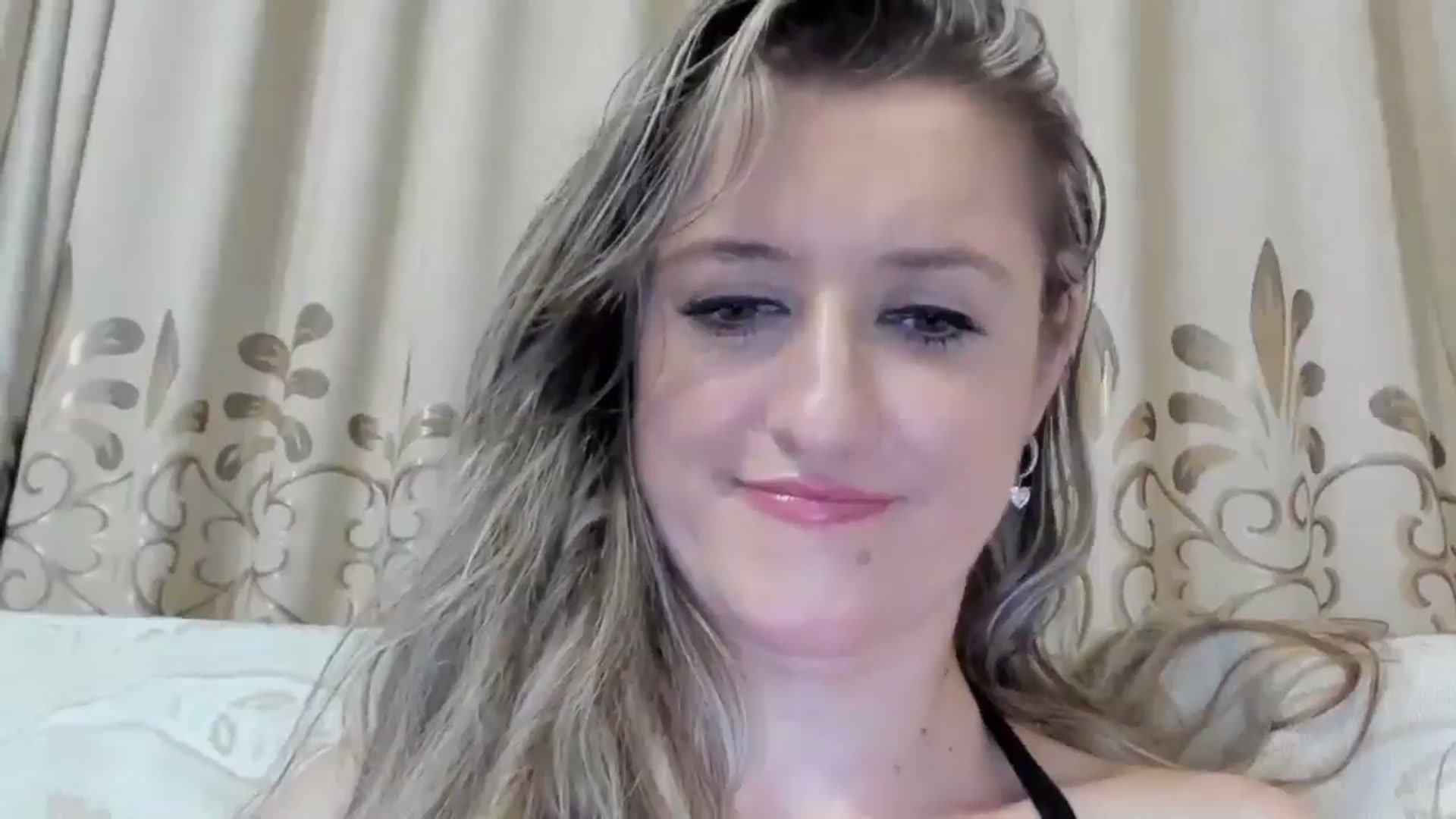 Gallery image thumbnail from BestDream's myfreecams stream on, 07/06/2025, 23:51 image 14 of 20