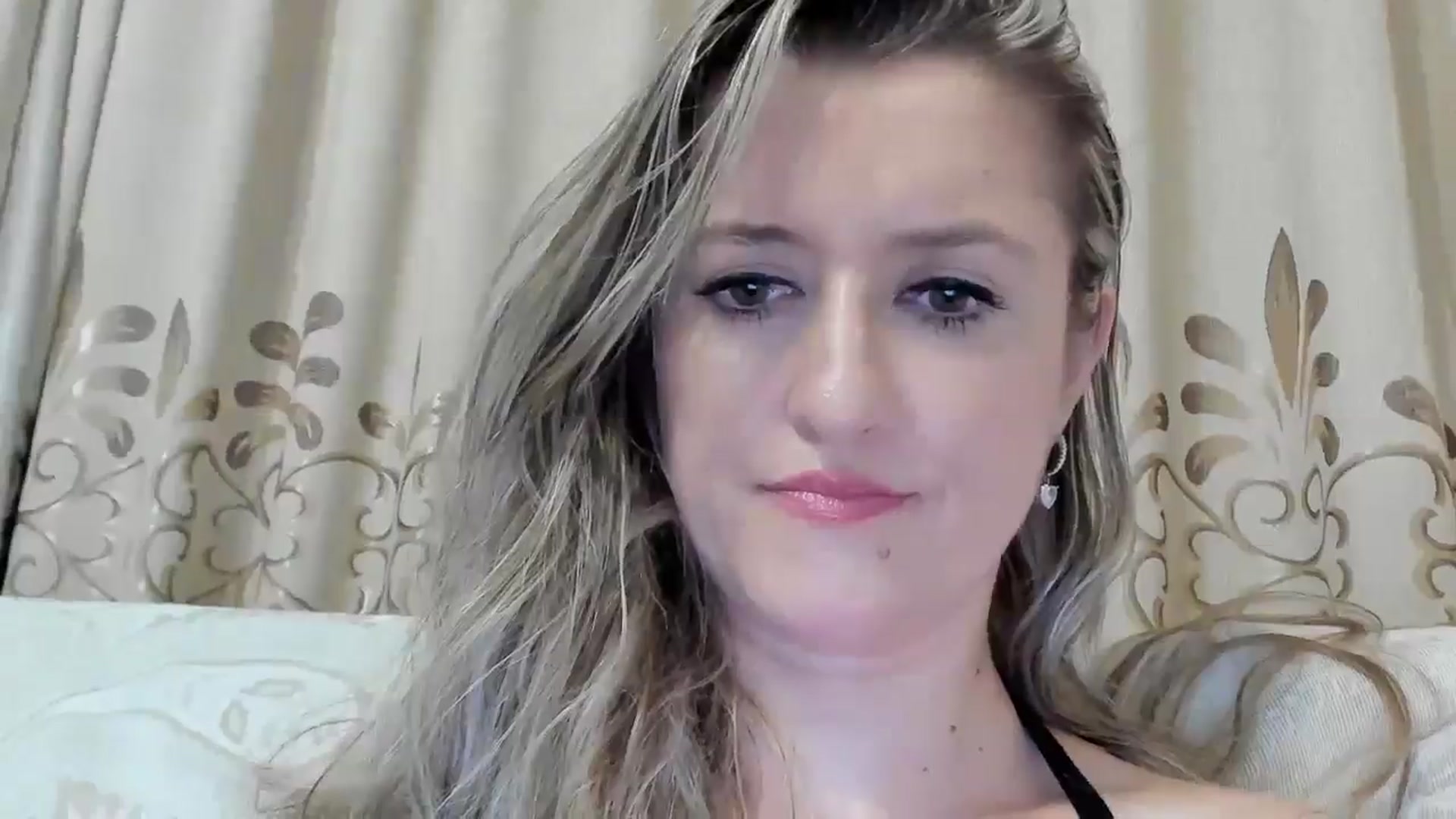Gallery image thumbnail from BestDream's myfreecams stream on, 07/06/2025, 23:51 image 18 of 20