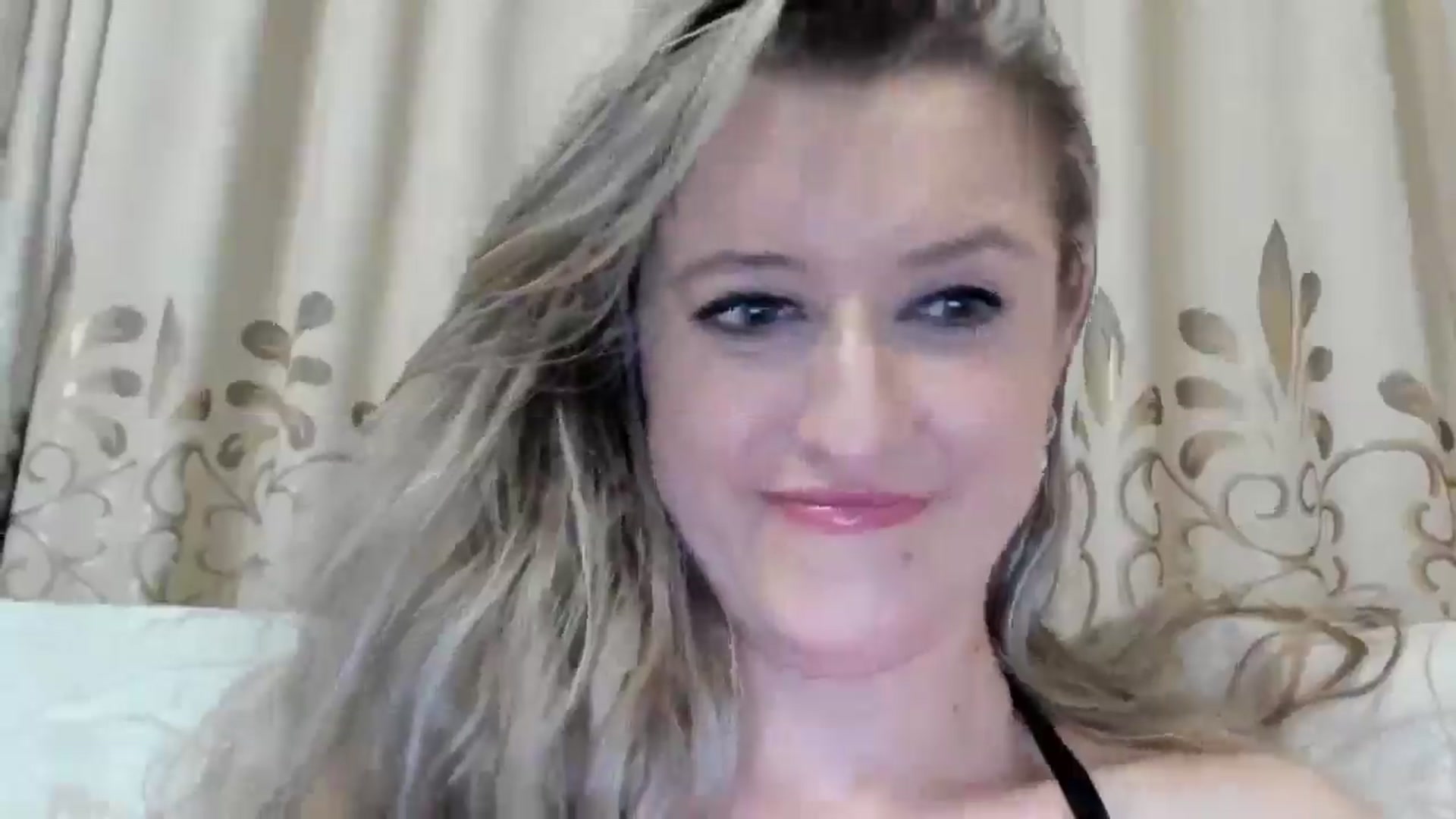 Gallery image thumbnail from BestDream's myfreecams stream on, 07/06/2025, 23:51 image 11 of 20