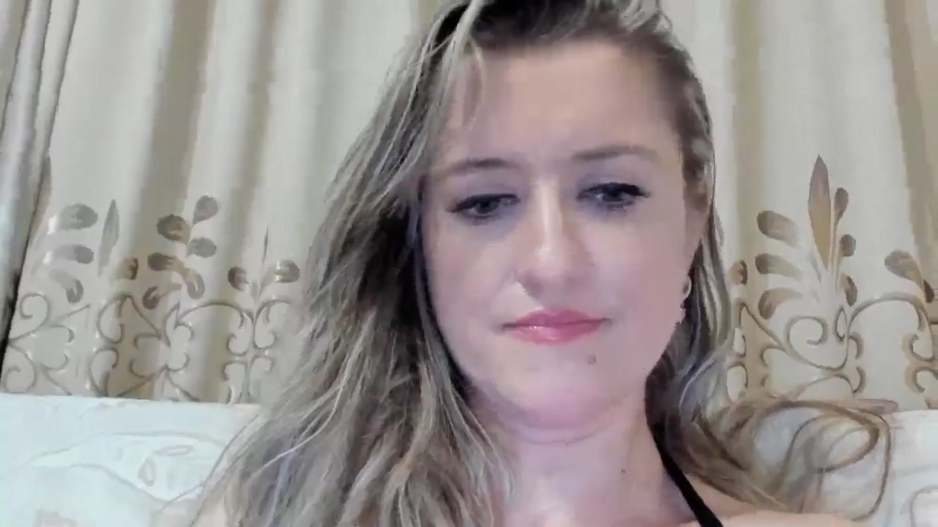 Gallery image thumbnail from BestDream's myfreecams stream on, 07/06/2025, 23:51 image 15 of 20