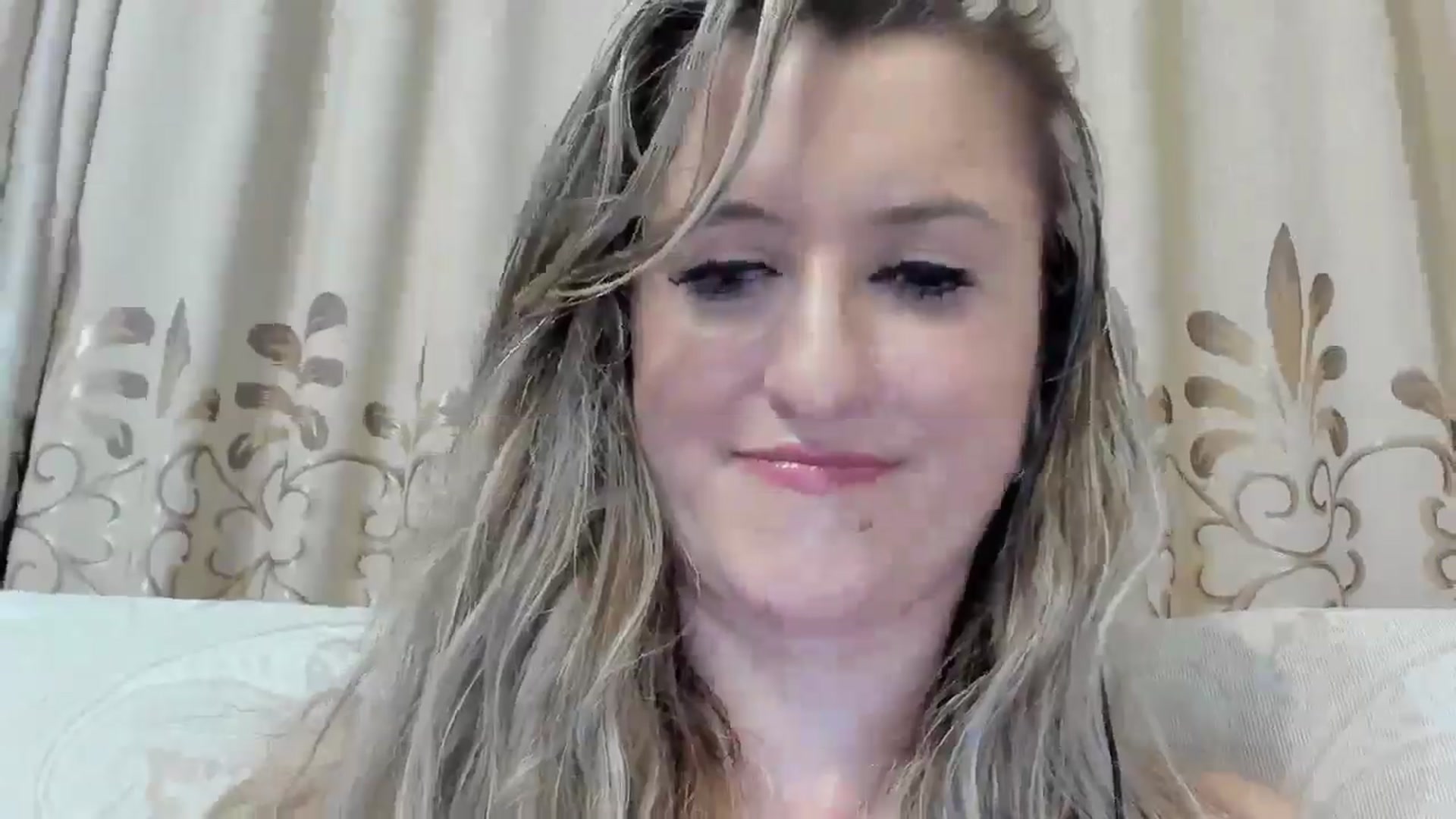 Gallery image thumbnail from BestDream's myfreecams stream on, 07/07/2025, 01:43 image 10 of 20