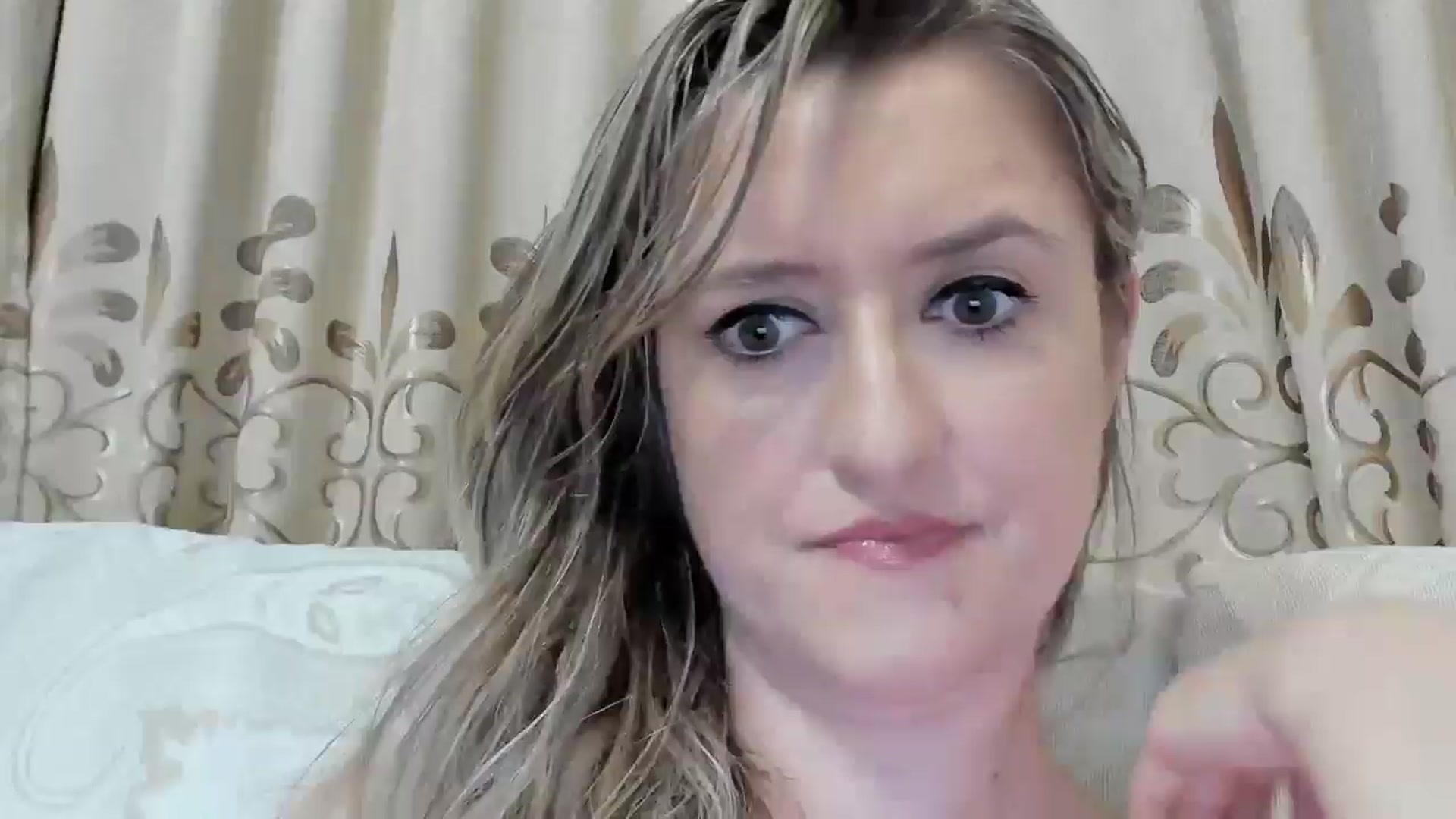 Gallery image thumbnail from BestDream's myfreecams stream on, 07/07/2025, 23:50 image 14 of 20