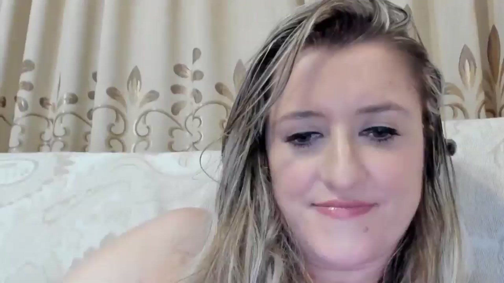 Gallery image thumbnail from BestDream's myfreecams stream on, 07/08/2025, 01:20 image 12 of 20