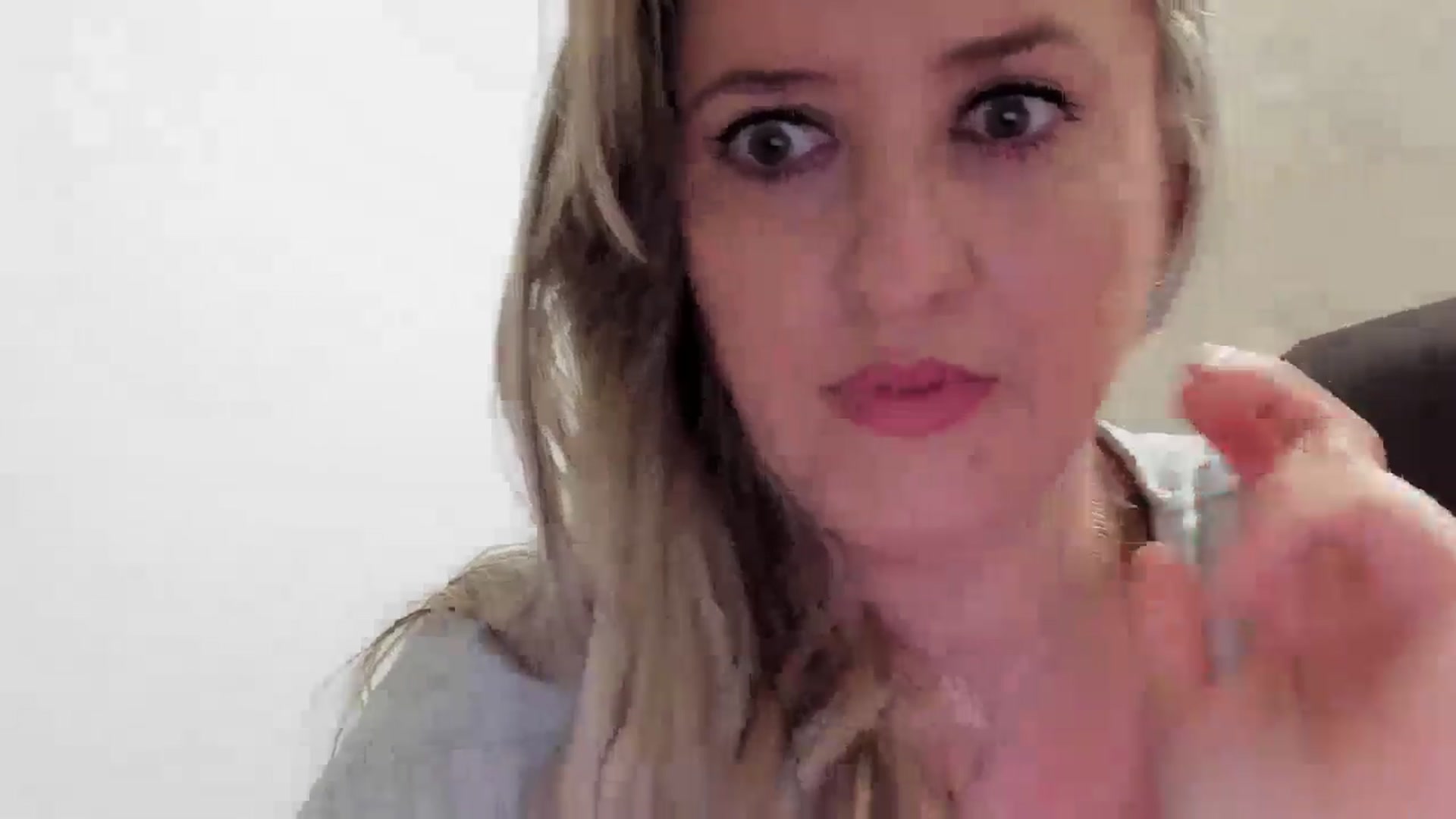 Gallery image thumbnail from BestDream's myfreecams stream on, 07/14/2025, 21:37 image 15 of 20