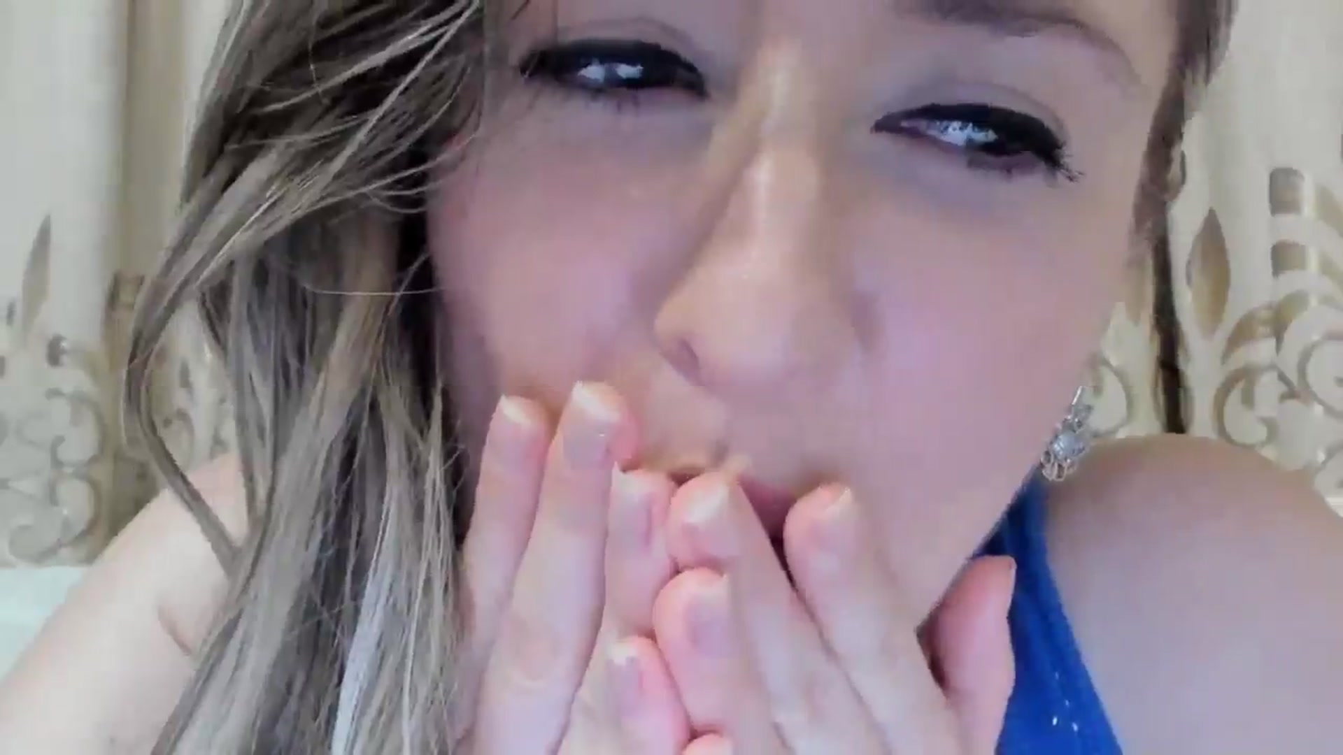 Gallery image thumbnail from BestDream's myfreecams stream on, 07/16/2025, 23:51 image 5 of 20