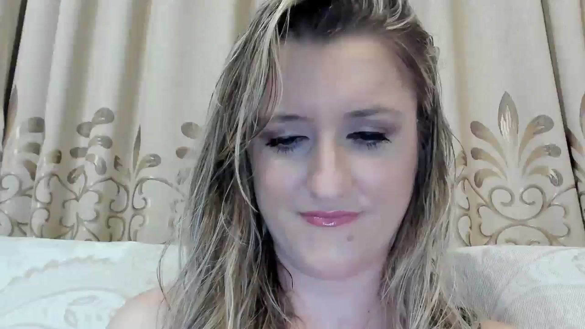 Gallery image thumbnail from BestDream's myfreecams stream on, 07/17/2025, 21:03 image 6 of 20