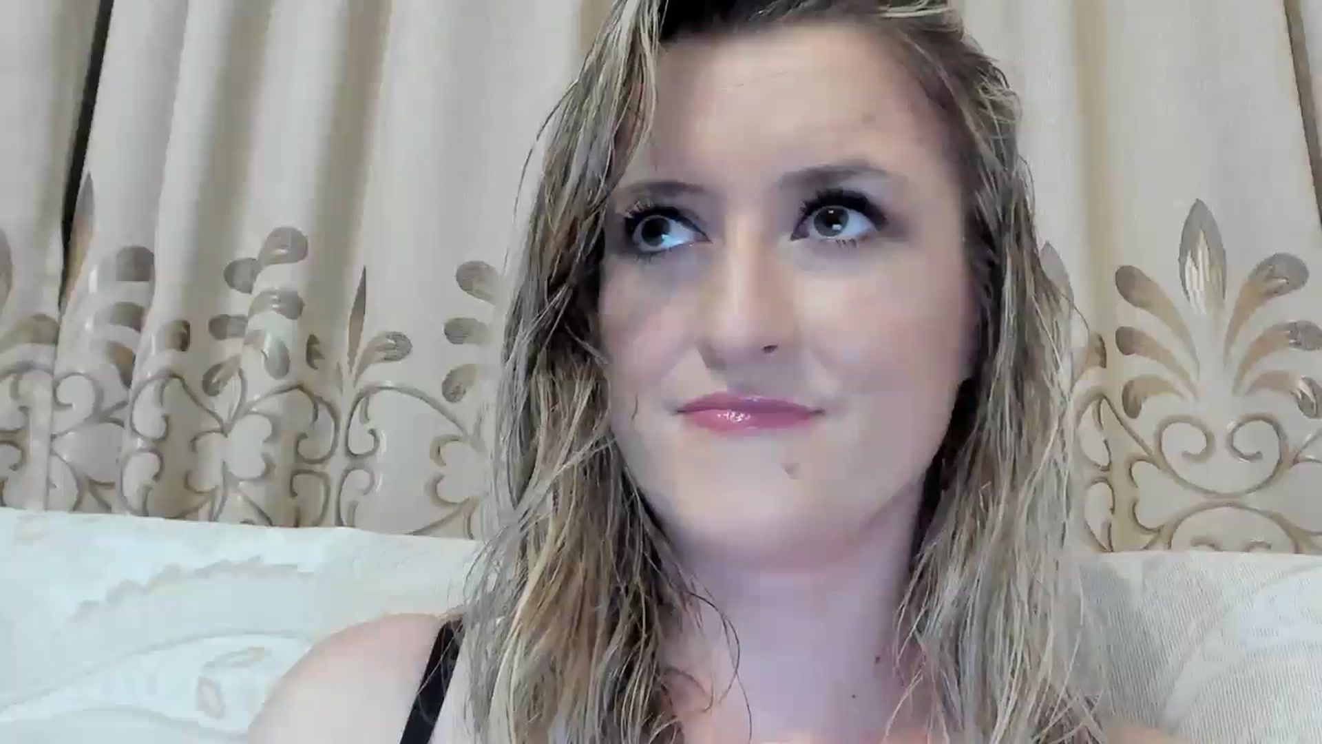 Gallery image thumbnail from BestDream's myfreecams stream on, 07/17/2025, 21:03 image 2 of 20