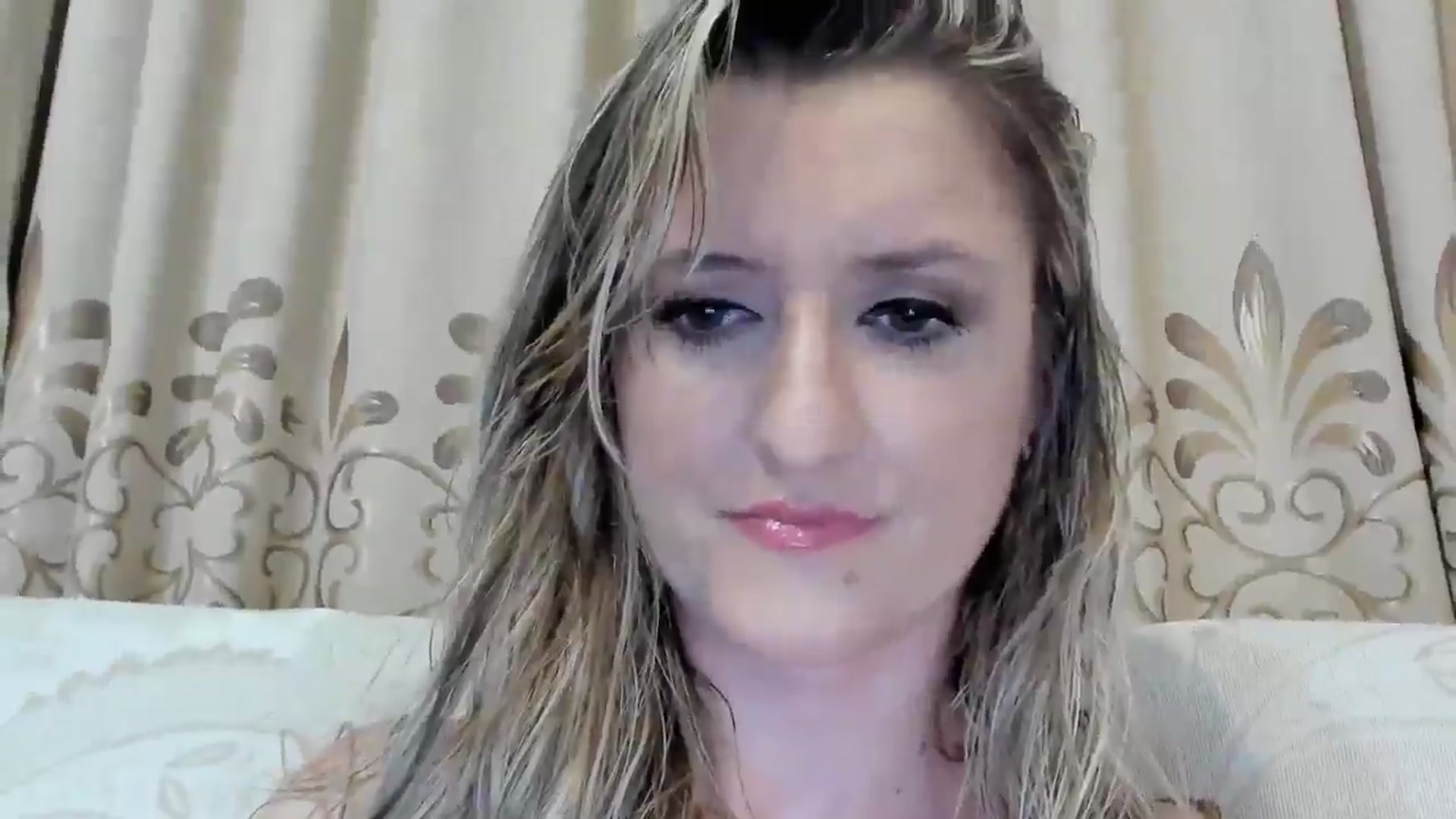 Gallery image thumbnail from BestDream's myfreecams stream on, 07/17/2025, 21:03 image 16 of 20