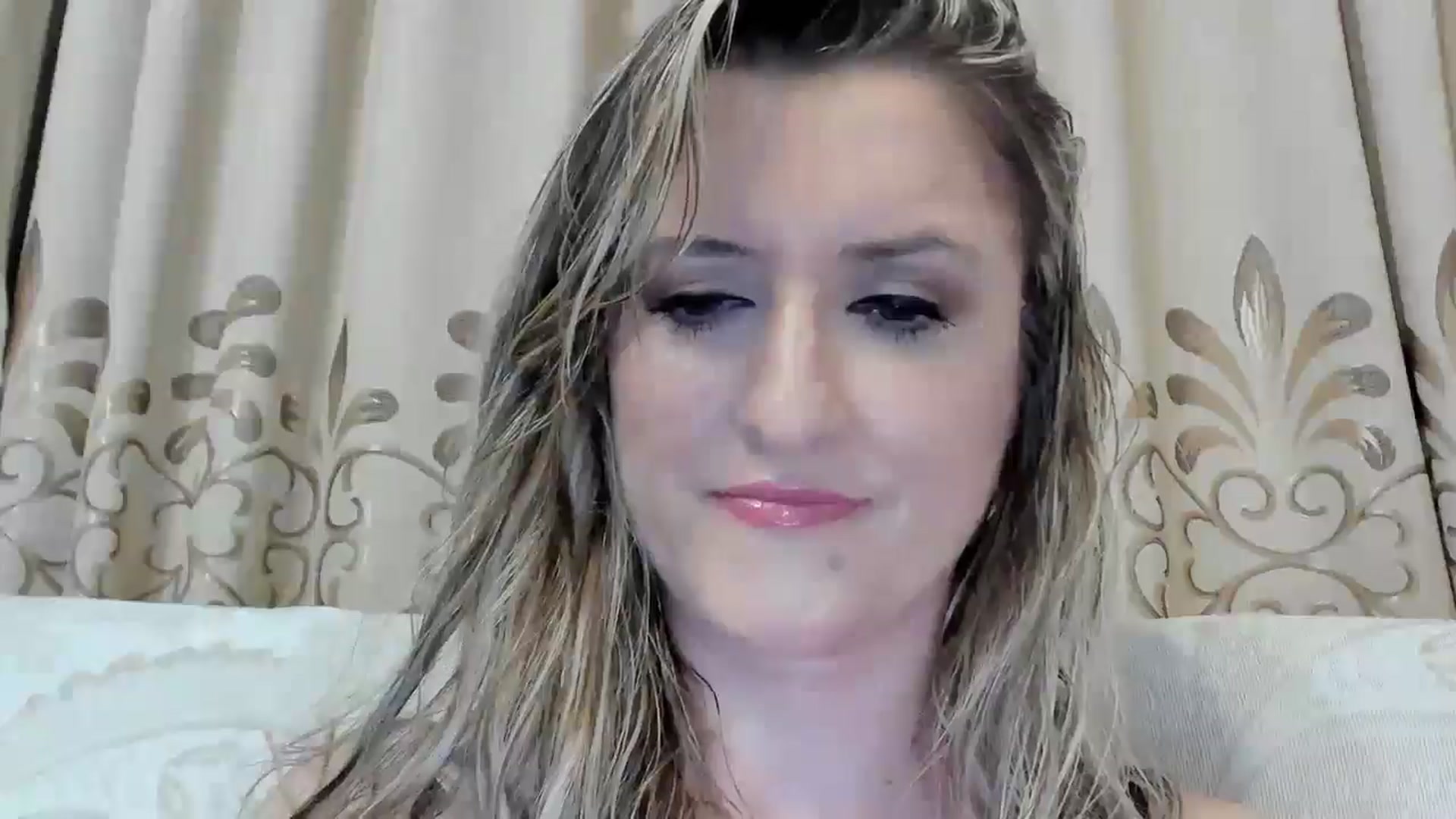 Gallery image thumbnail from BestDream's myfreecams stream on, 07/17/2025, 21:03 image 13 of 20